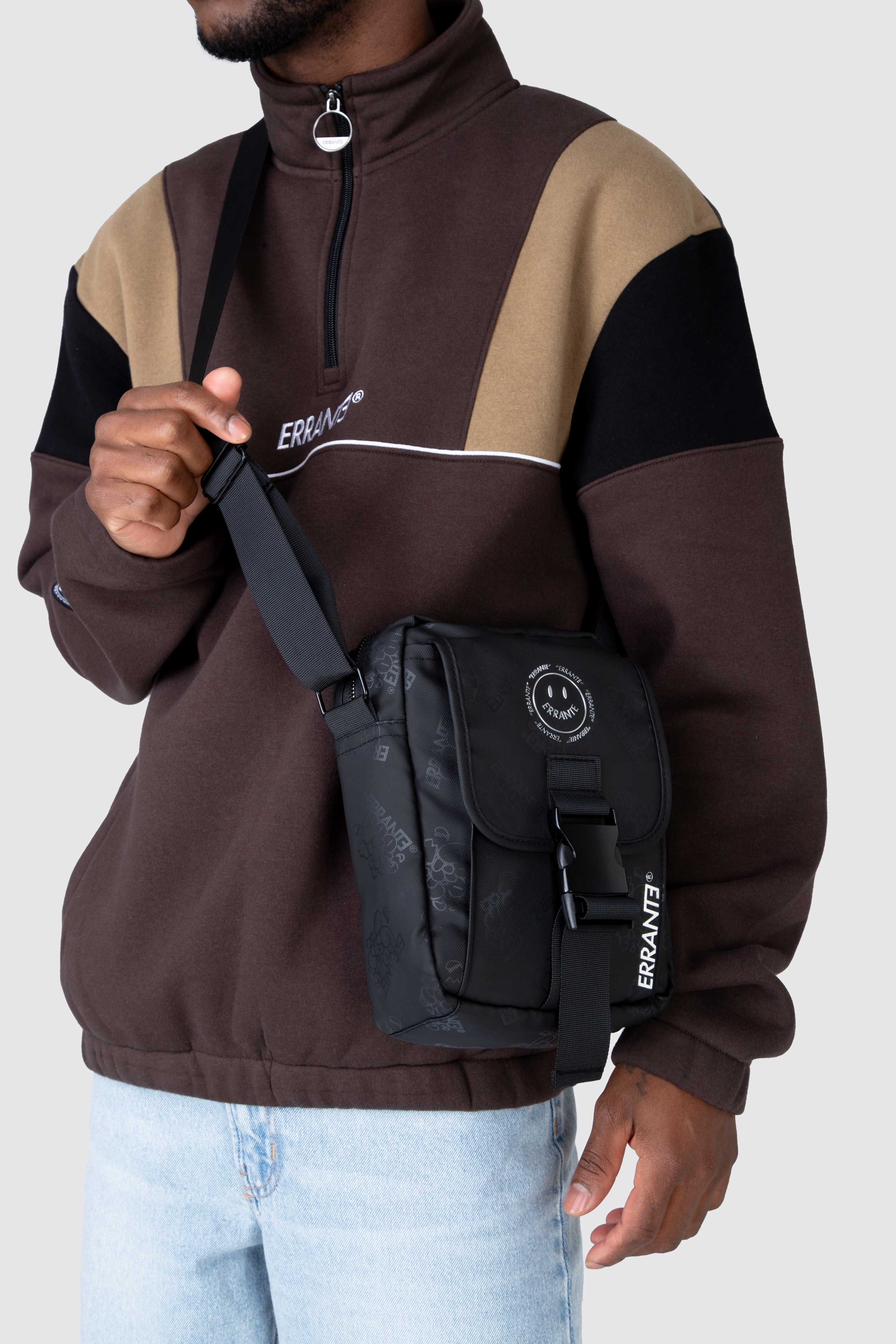 Bolso Shoulder Bag Graffiti Negro ERRANTE 
