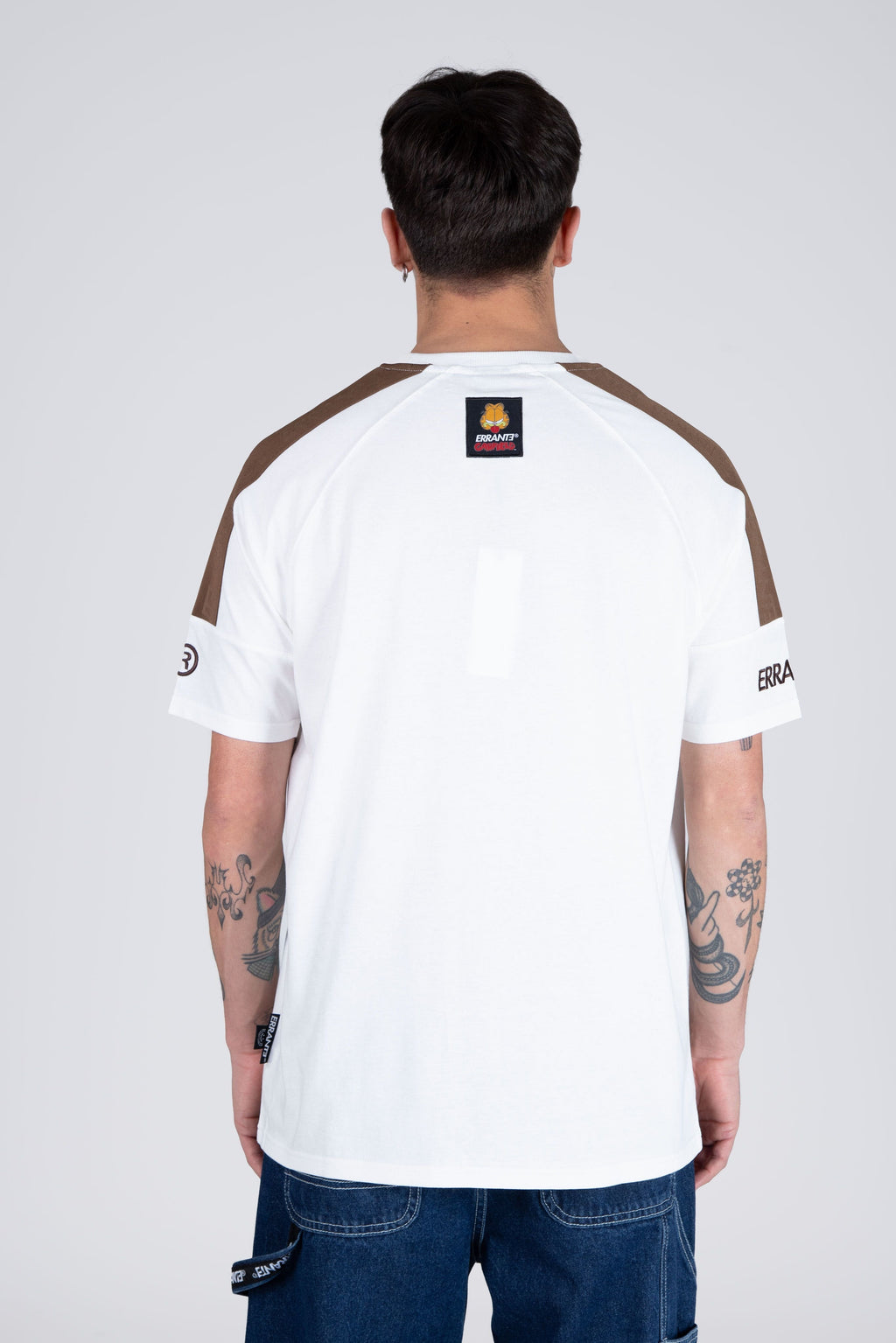 Polera Manga Corta Garfield Sticking Out Blanco ERRANTE