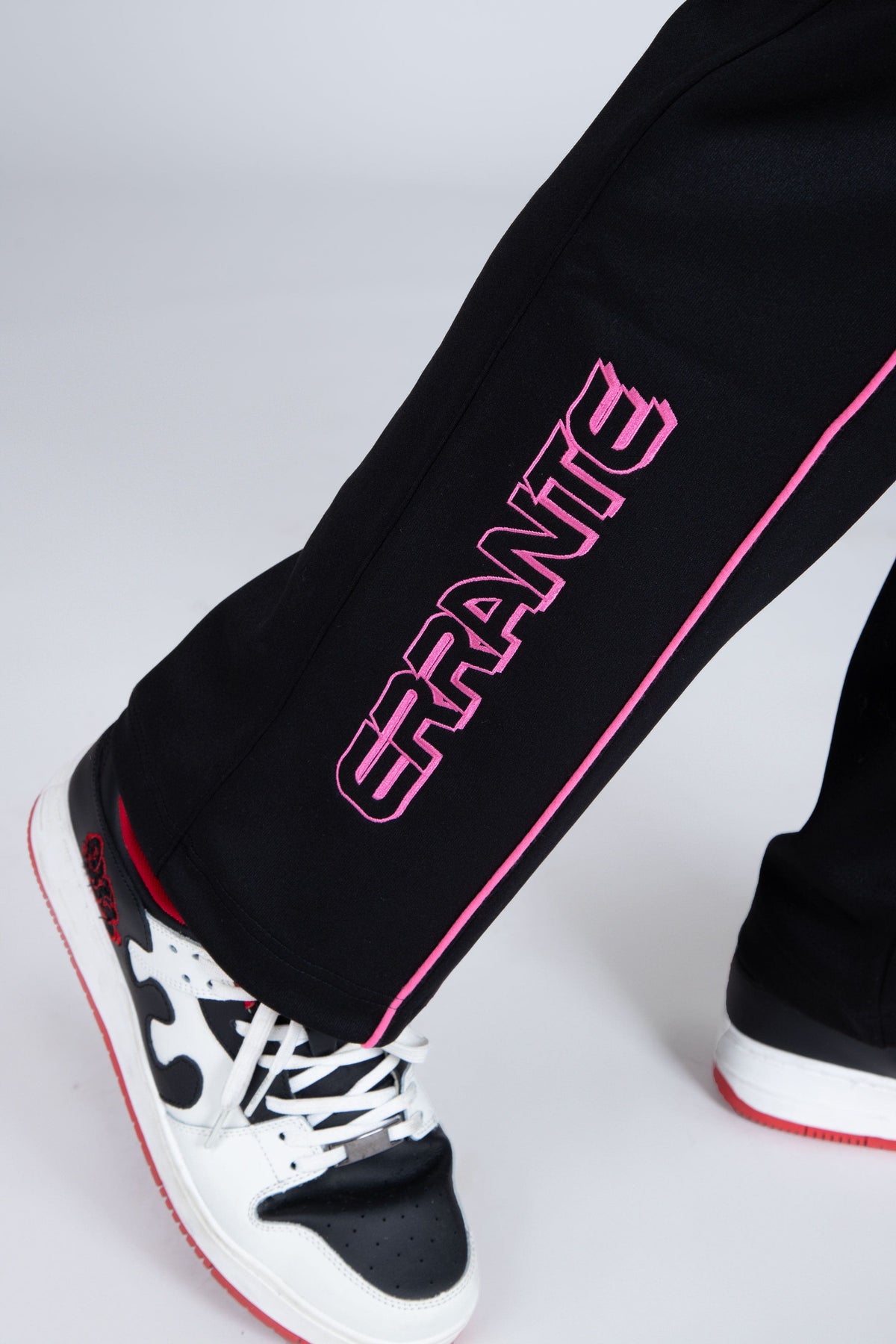 Pantalon Groovy Negro ERRANTE