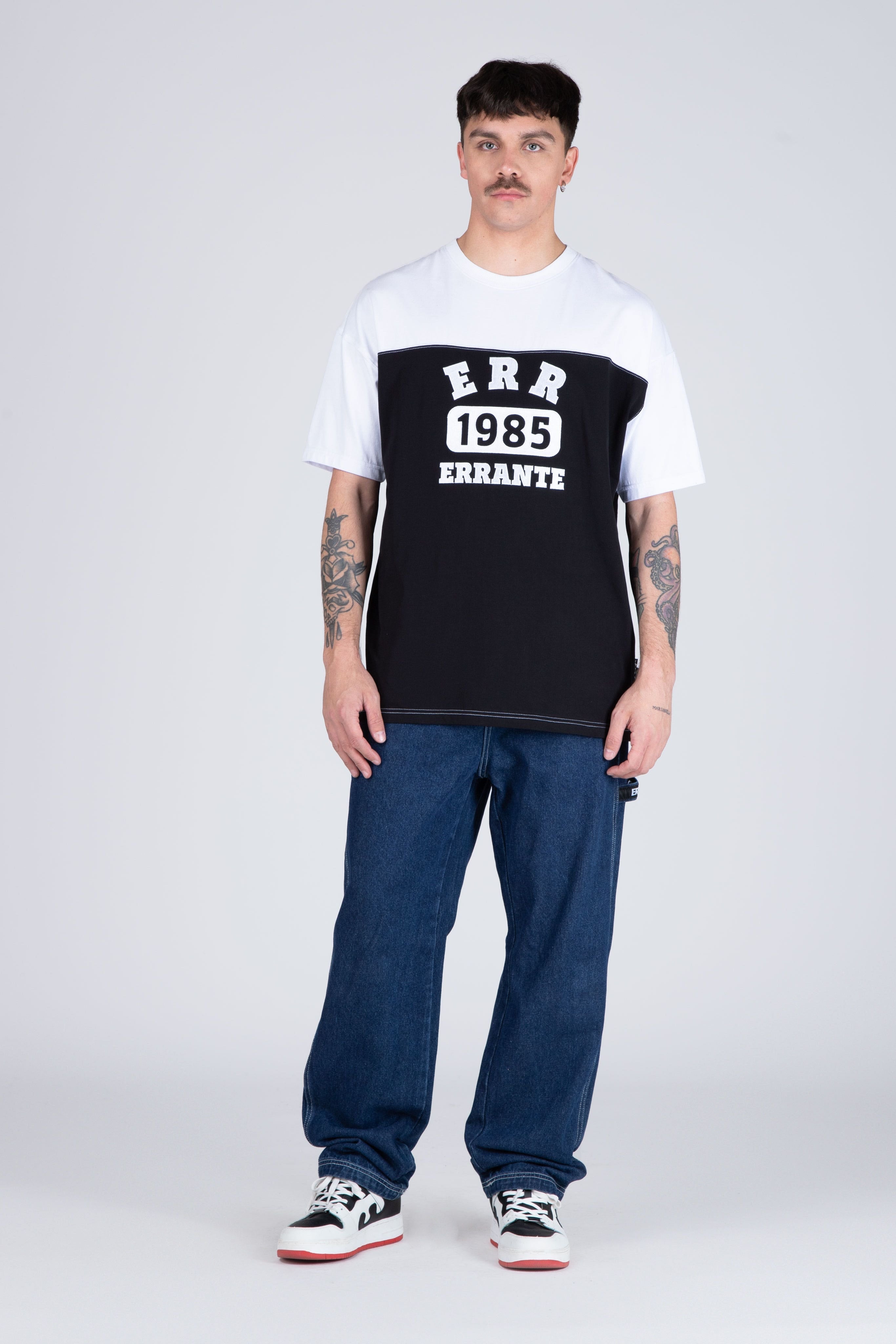 Polera M/C Nomad Negro/Blanco ERRANTE