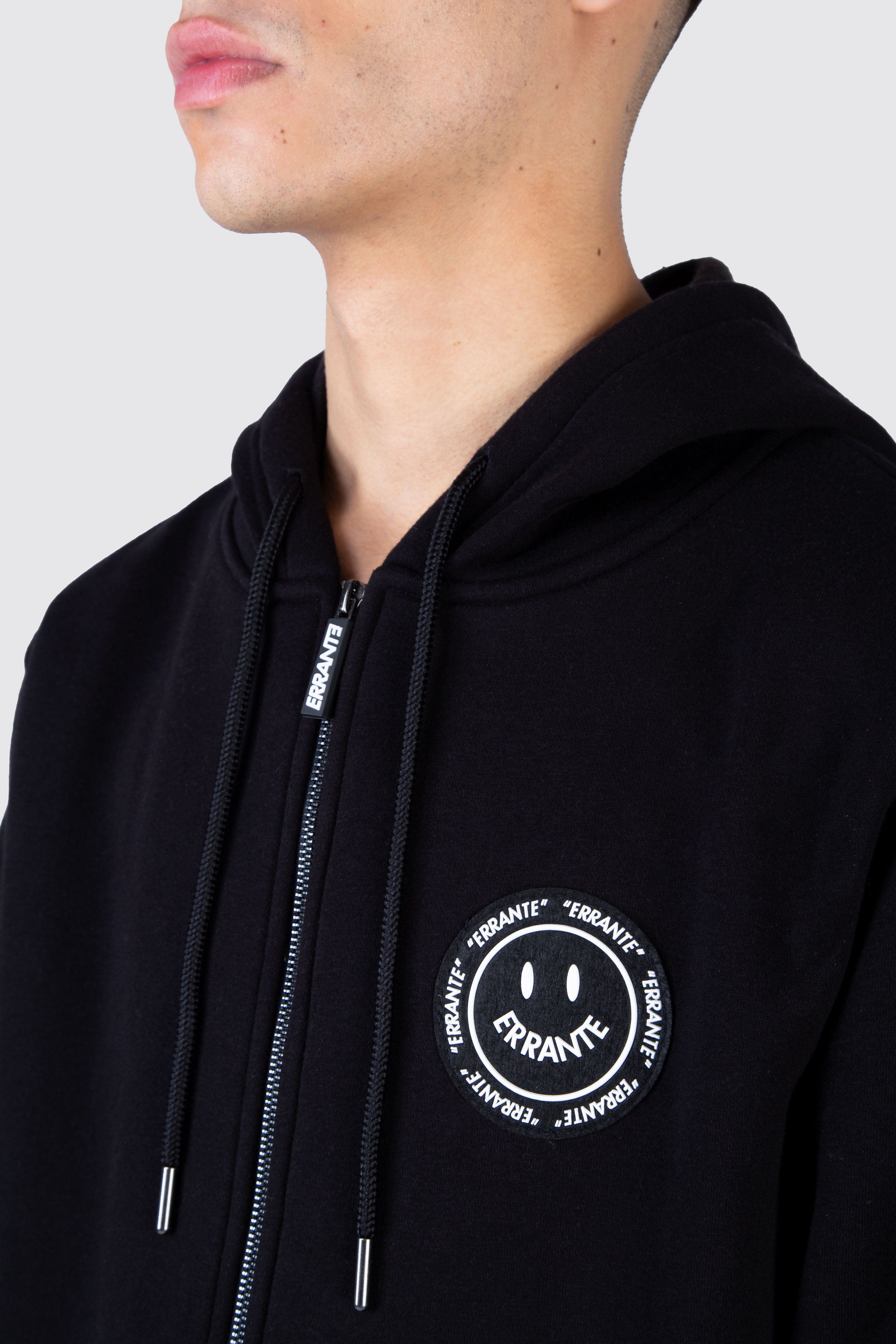 Poleron Zip Smile Trend Negro ERRANTE 