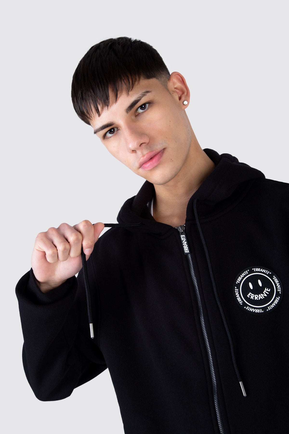 Poleron Zip Smile Trend Negro ERRANTE 