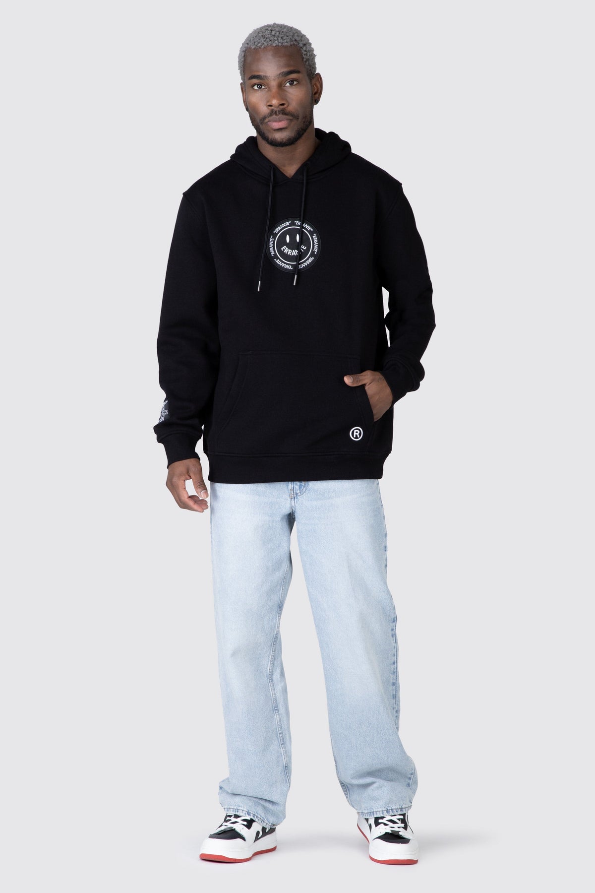 Poleron Hood Smile Trend Negro ERRANTE 