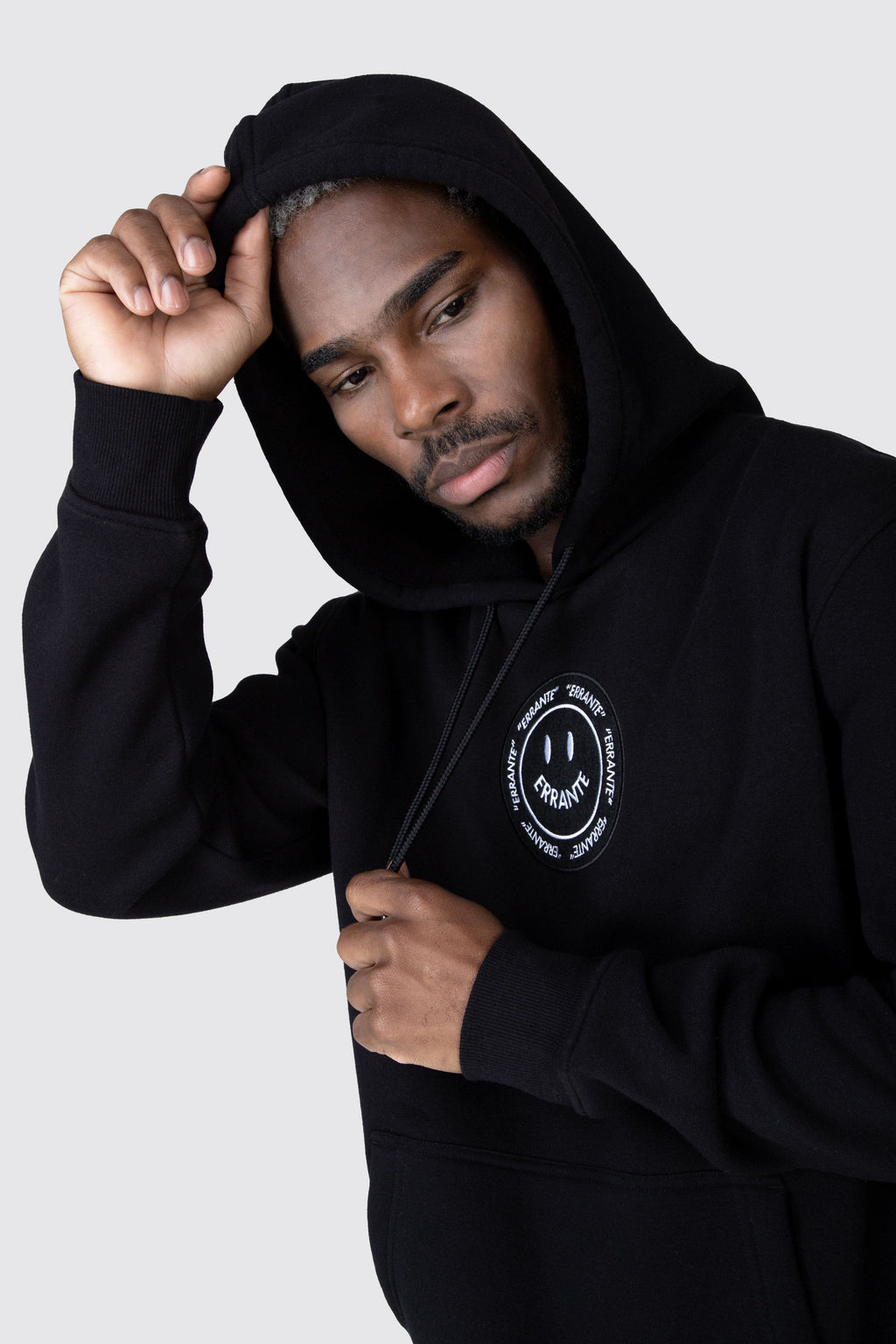 Poleron Hood Smile Trend Negro ERRANTE 