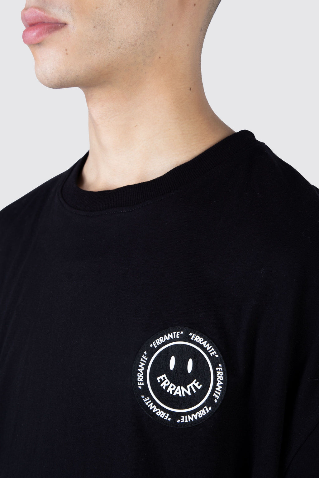 Polera M/L Smile Trend Negro ERRANTE