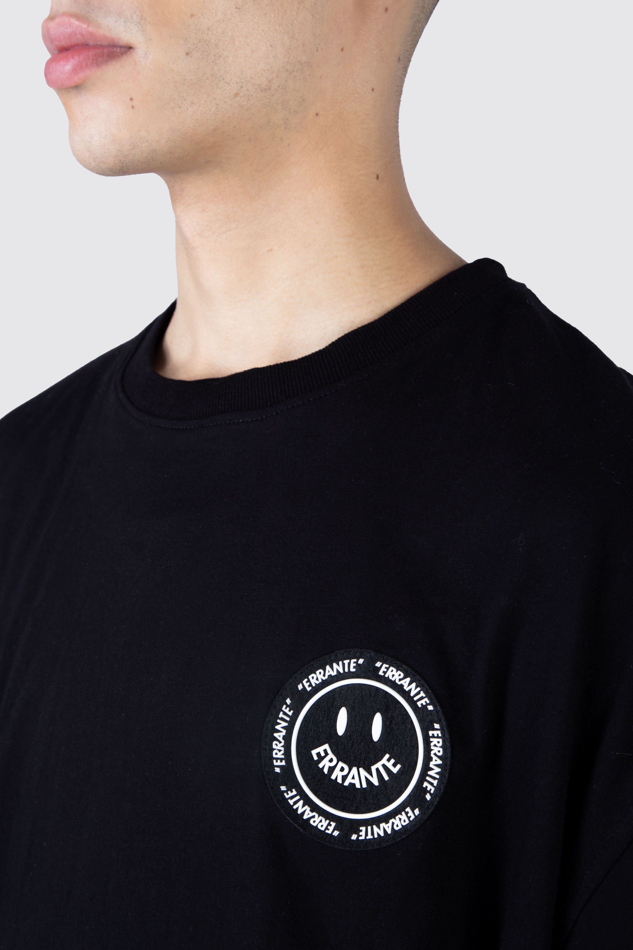 Polera M/L Smile Trend Negro ERRANTE