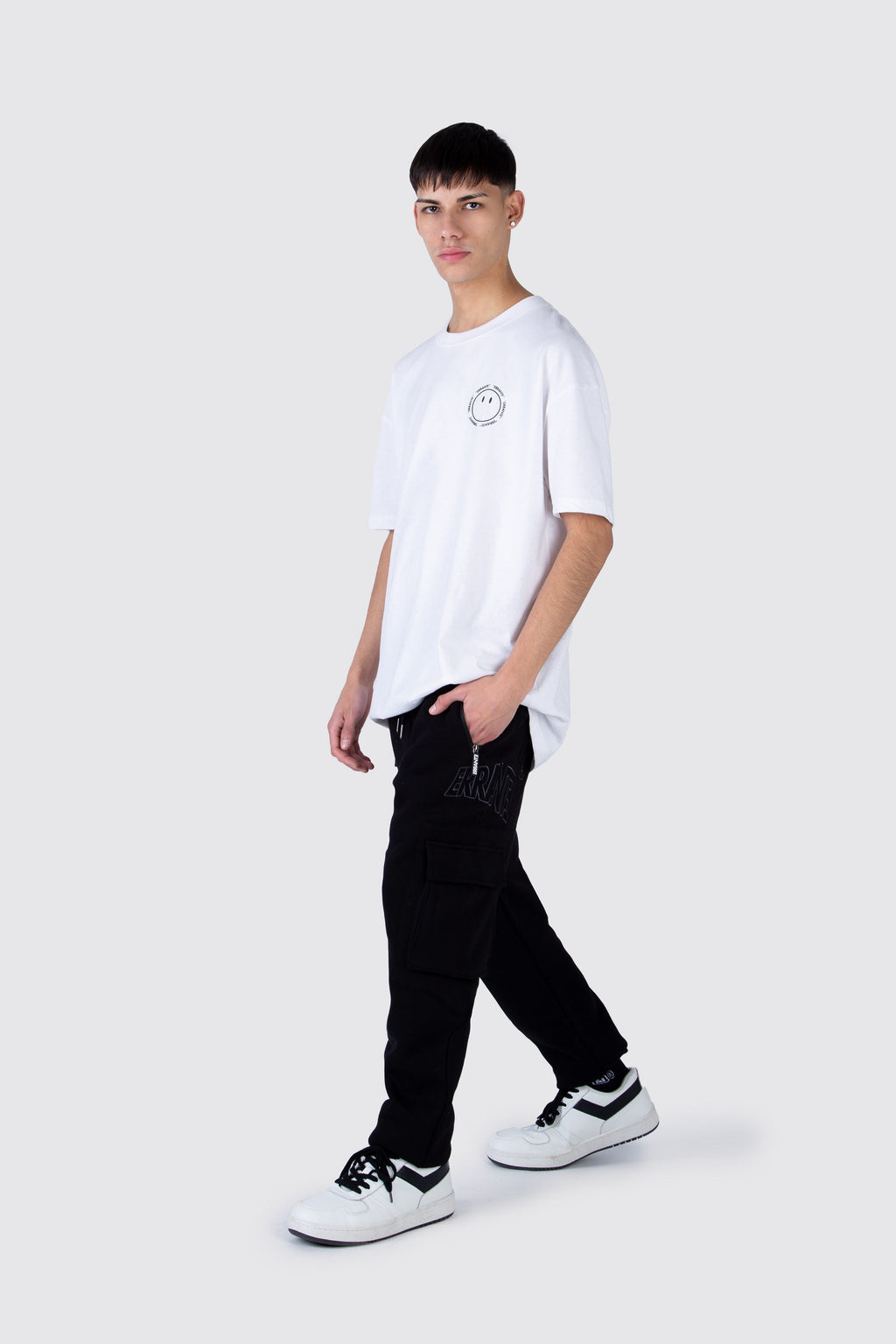 Jogger Cargo Box Groovy Negro ERRANTE 