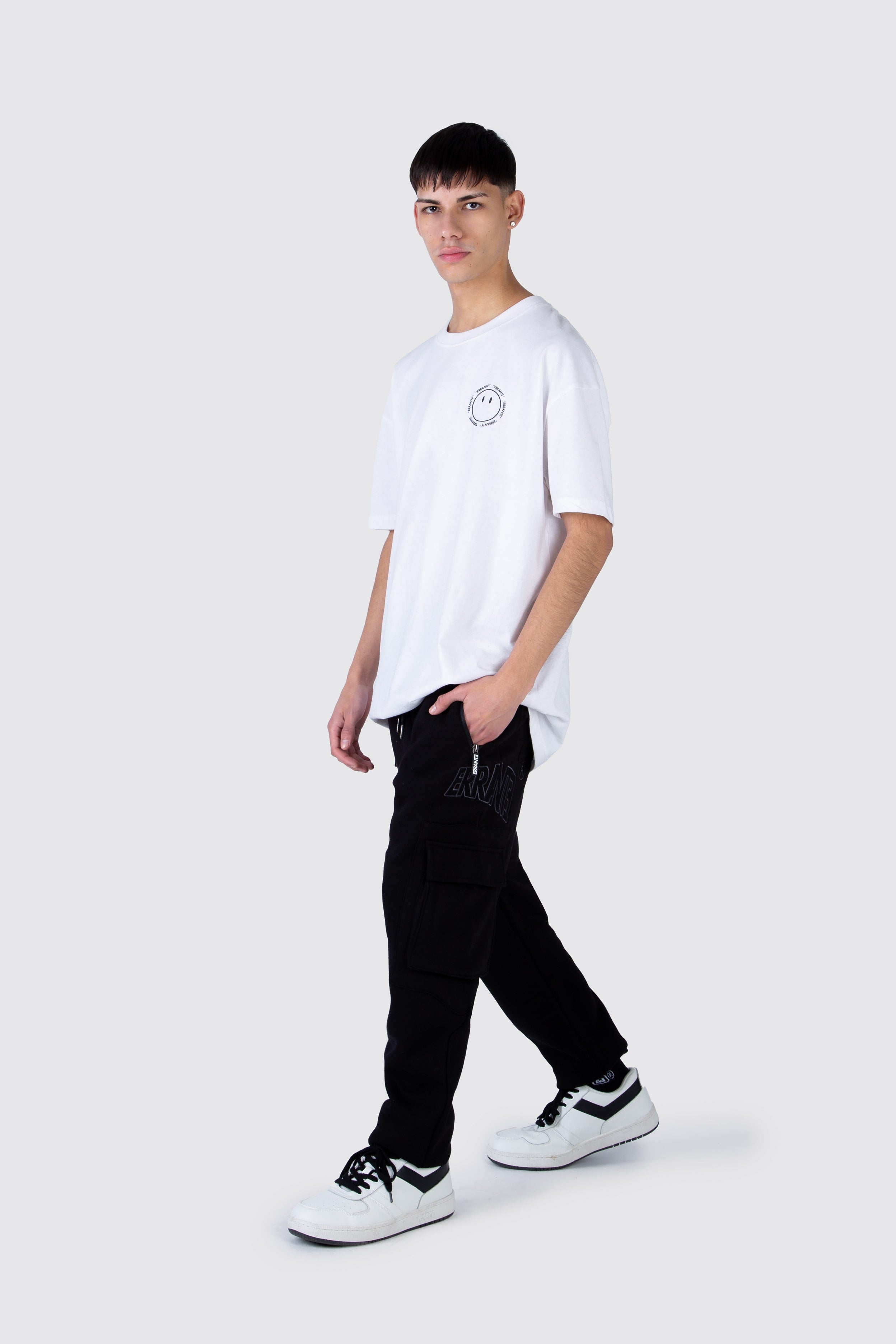 Jogger Cargo Box Groovy Negro ERRANTE 