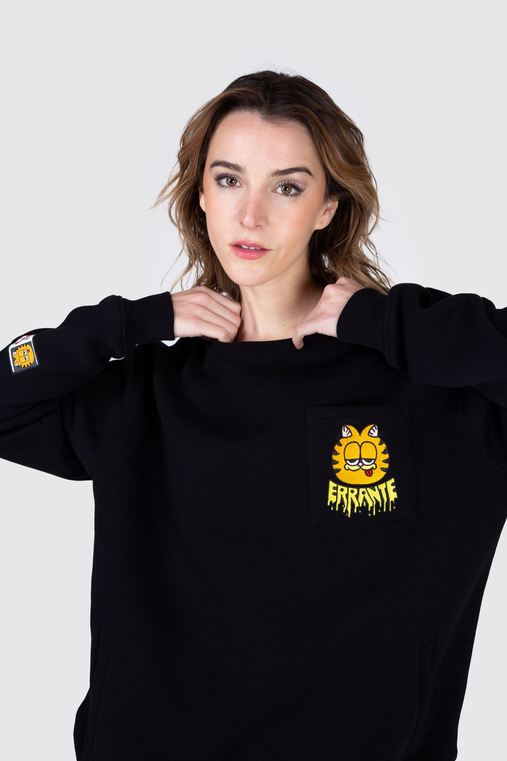Poleron Crew Neck Garfield Wandering Whisker Negro ERRANTE 