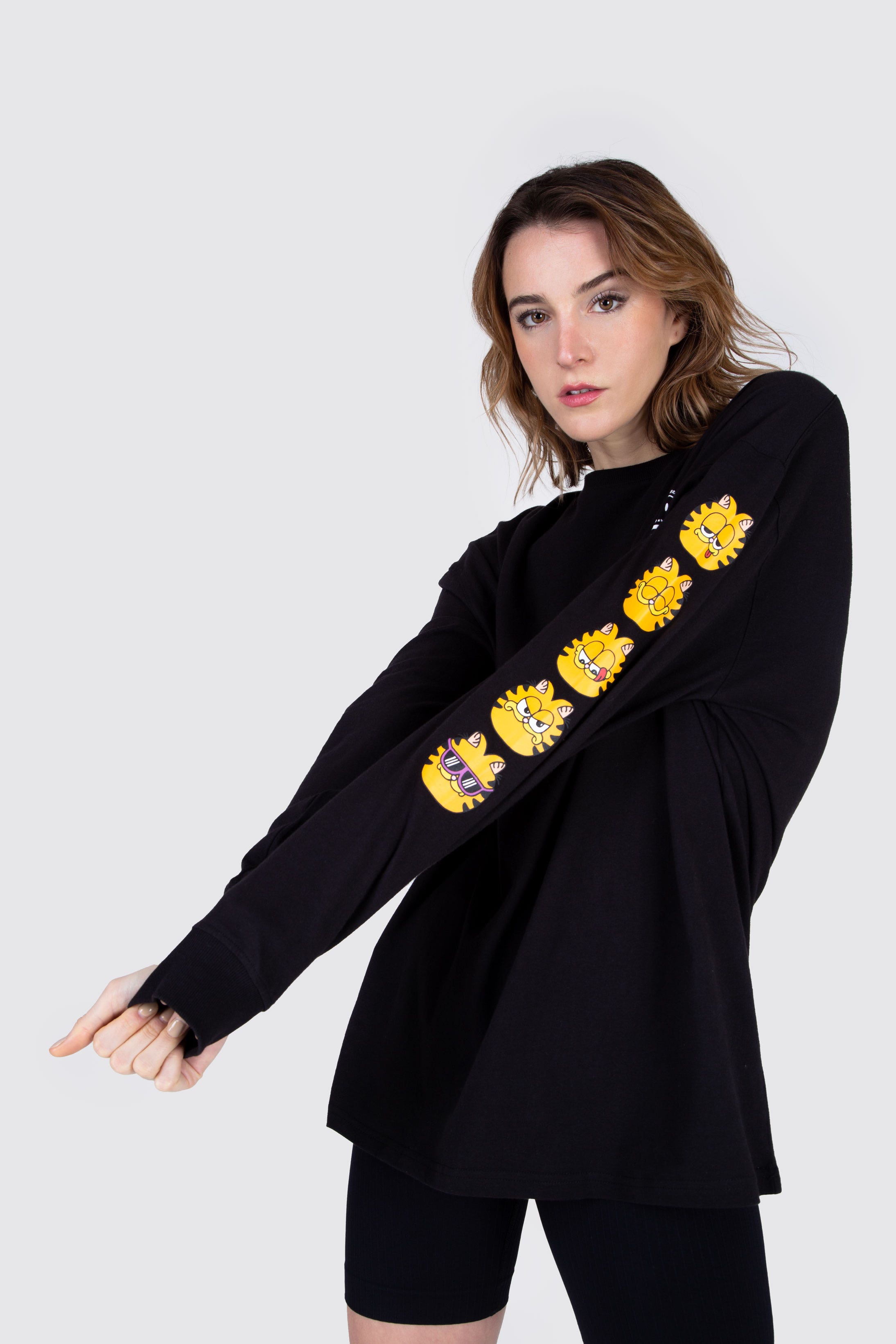 Polera M/L Garfield Moody Cat Negro ERRANTE 