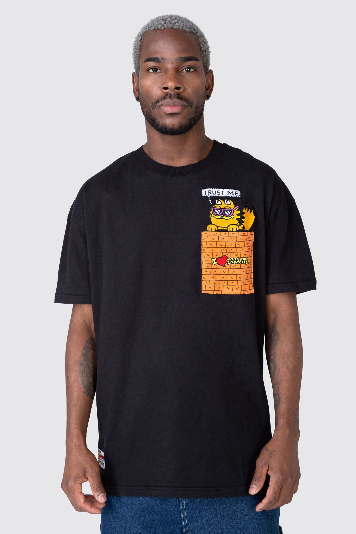 Polera M/C Garfield Brick Negro ERRANTE 
