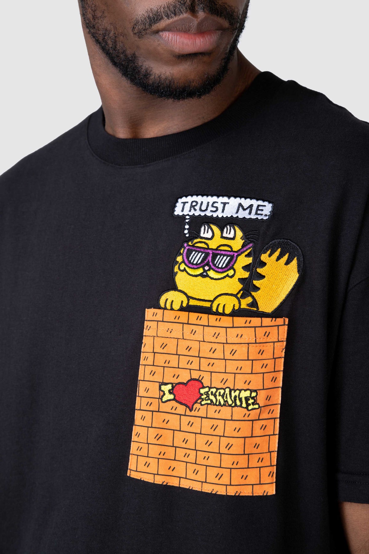 Polera M/C Garfield Brick Negro ERRANTE 