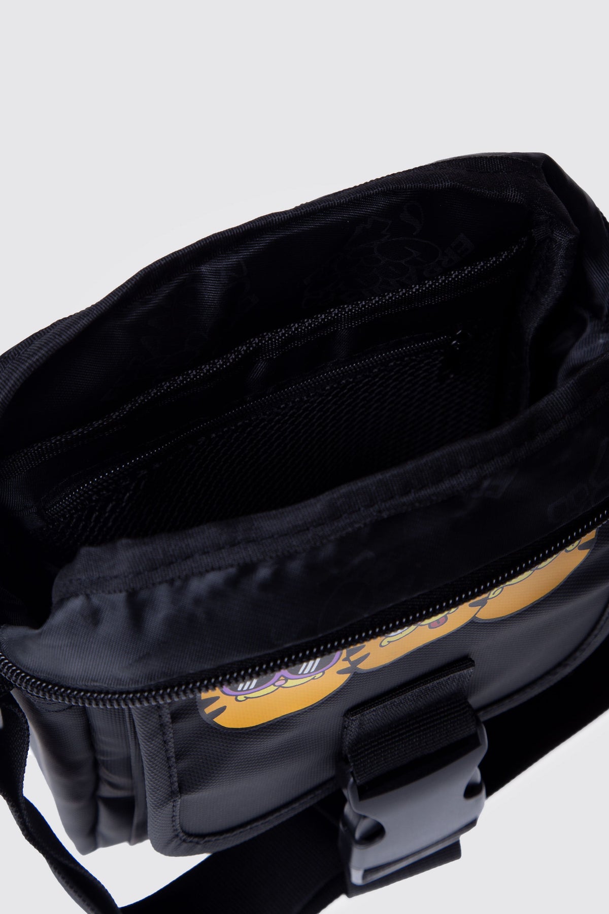 Bolso Crossbody Garfield Triple Ego Negro ERRANTE 