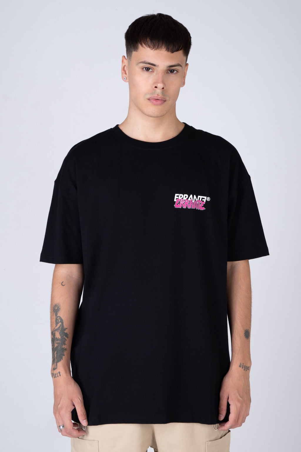 Polera Manga Corta Steely Negro ERRANTE