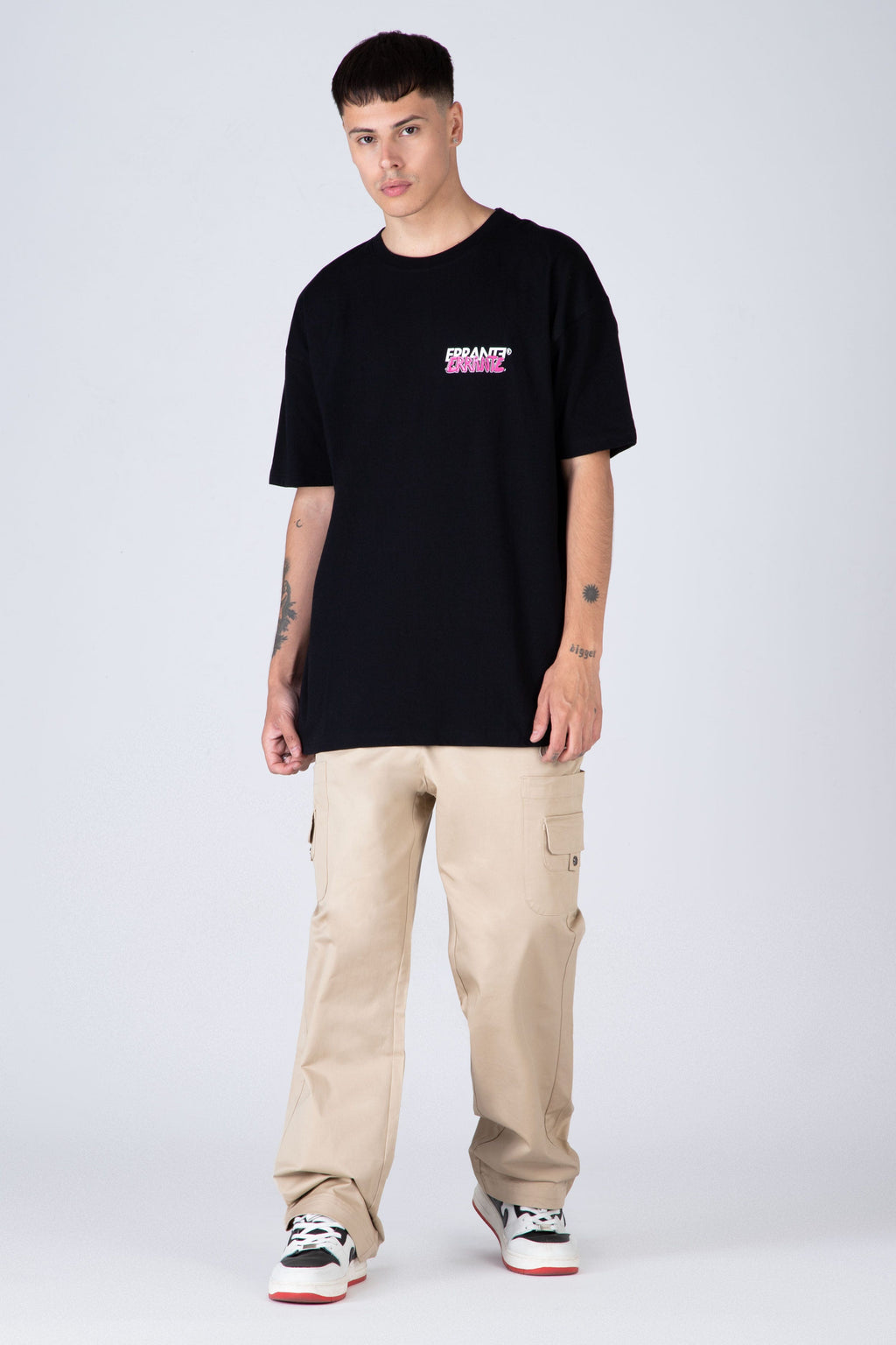 Polera Manga Corta Steely Negro ERRANTE