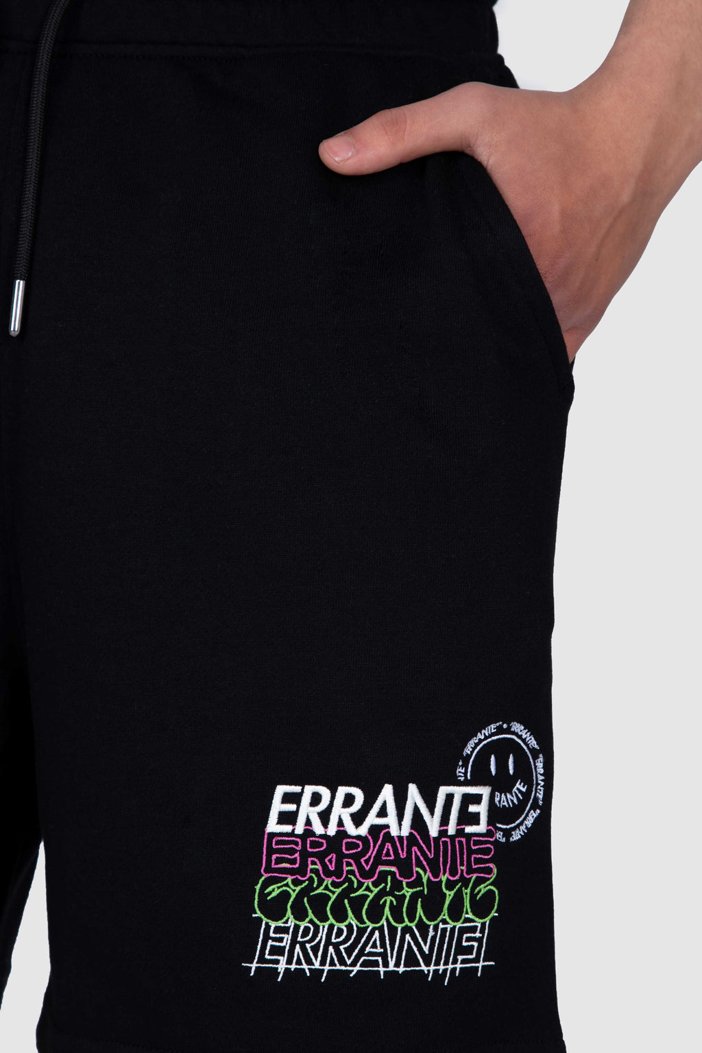 Short Off Status Negro ERRANTE