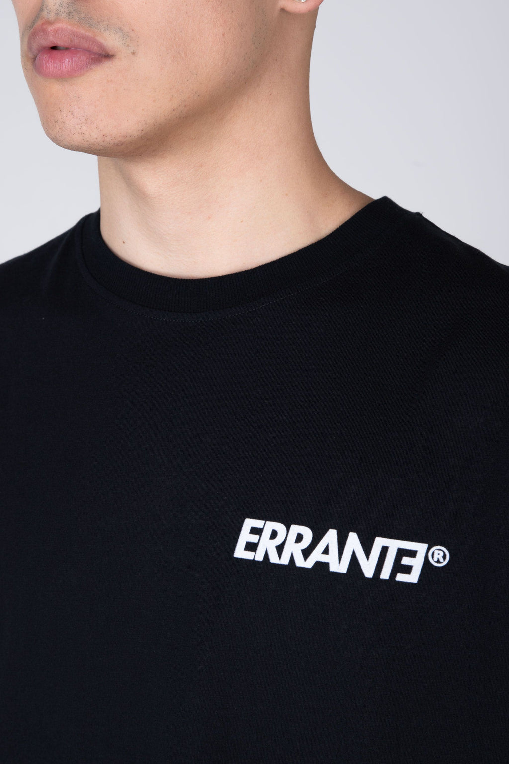 Polera M/C Line Negro ERRANTE