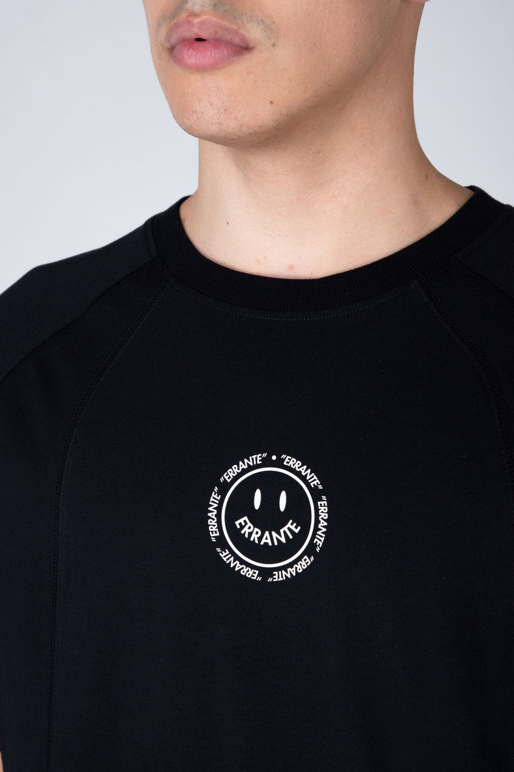 Polera M/C Film Negro ERRANTE