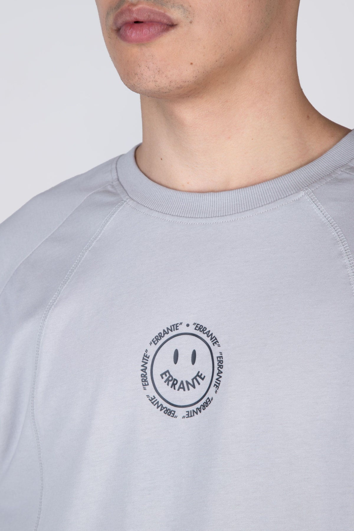 Polera M/C Film Gris ERRANTE