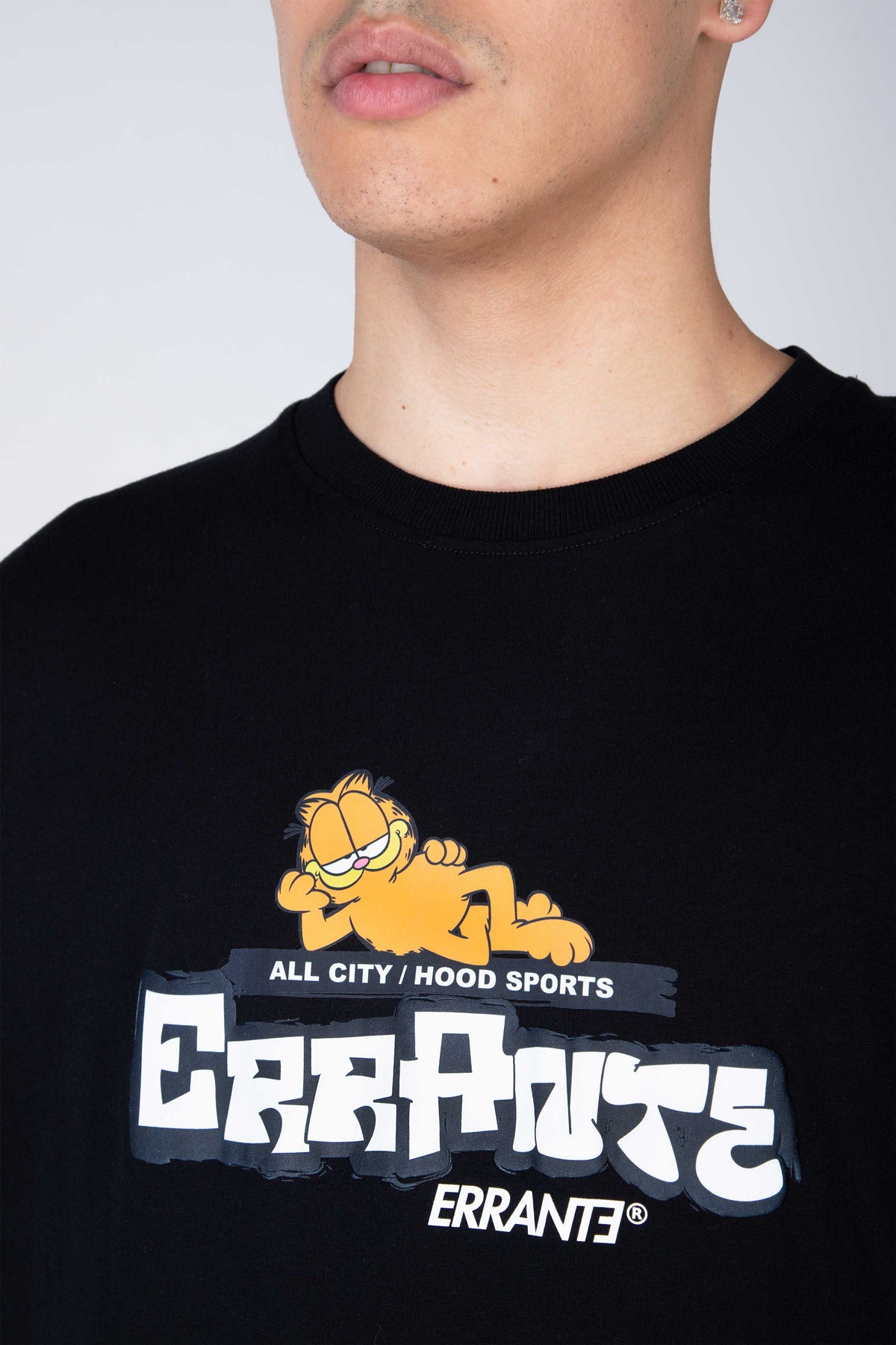 Polera M/C Garfield Cat World Negro ERRANTE