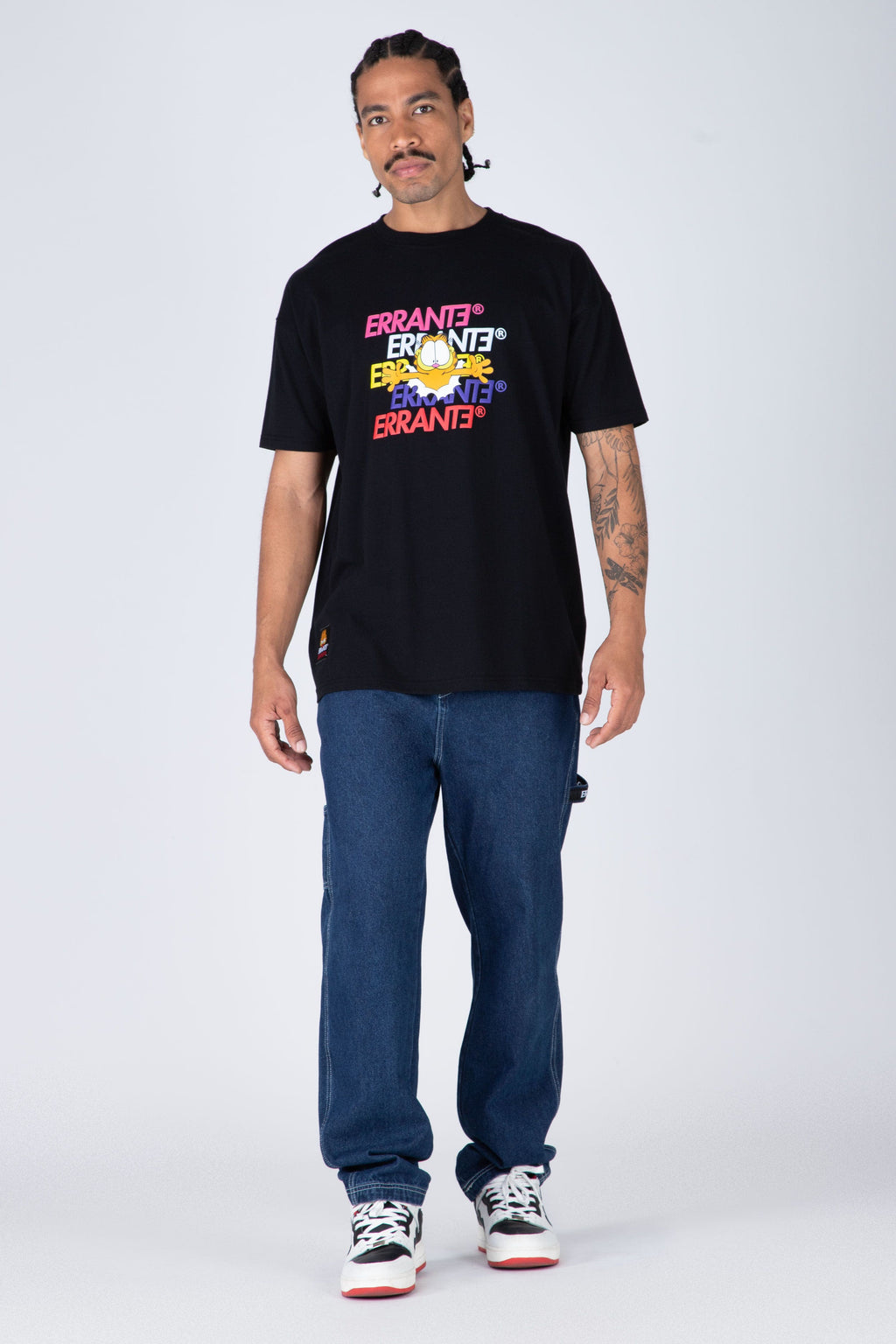 Polera M/C Garfield Hug Me Negro ERRANTE