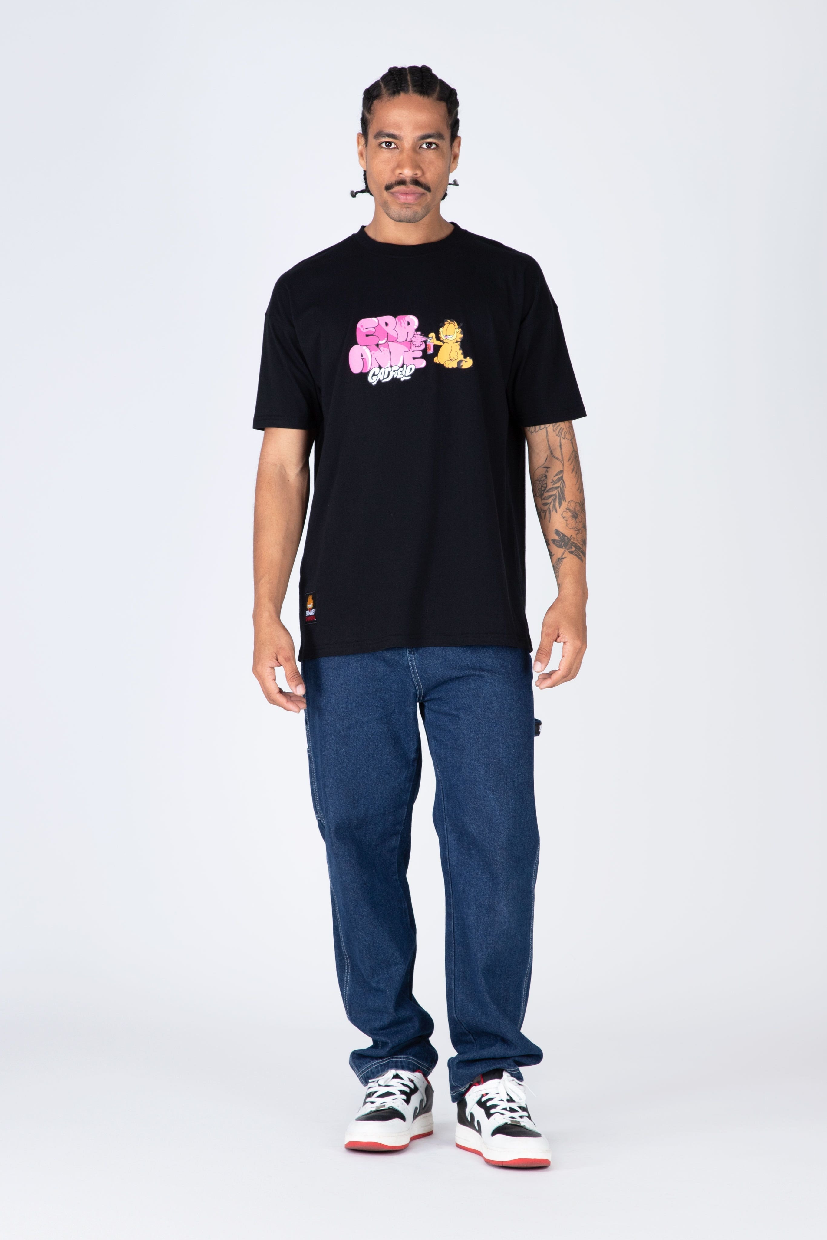 Polera M/C Garfield Innocent Negro ERRANTE