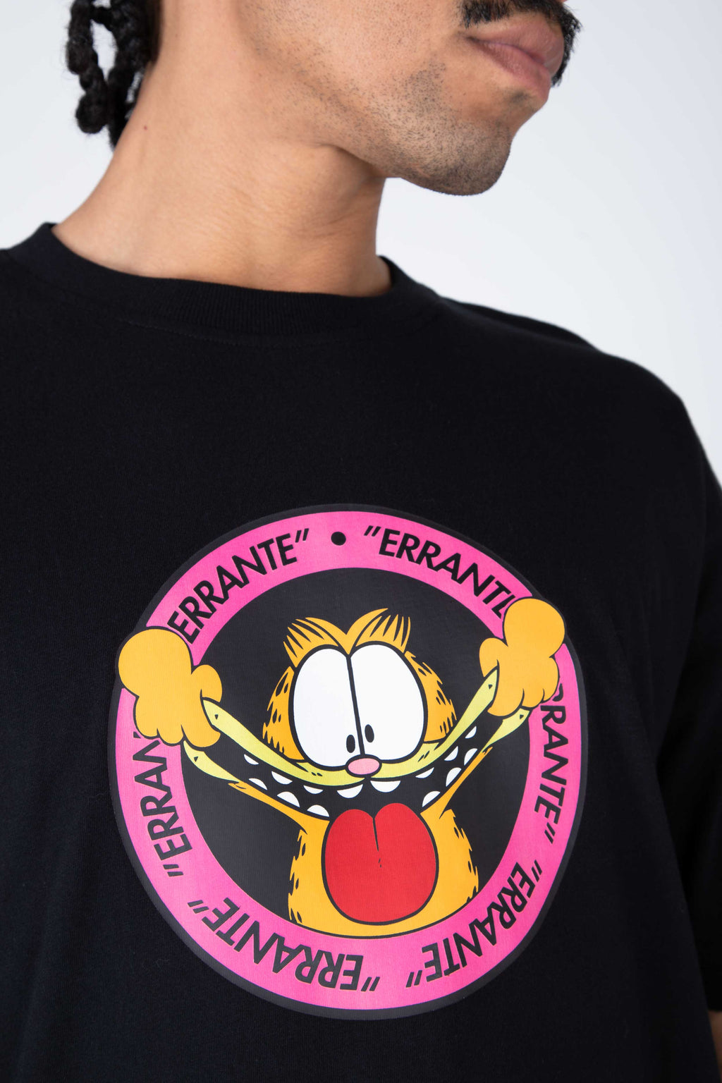 Polera M/C Garfield Sarcastic Negro ERRANTE