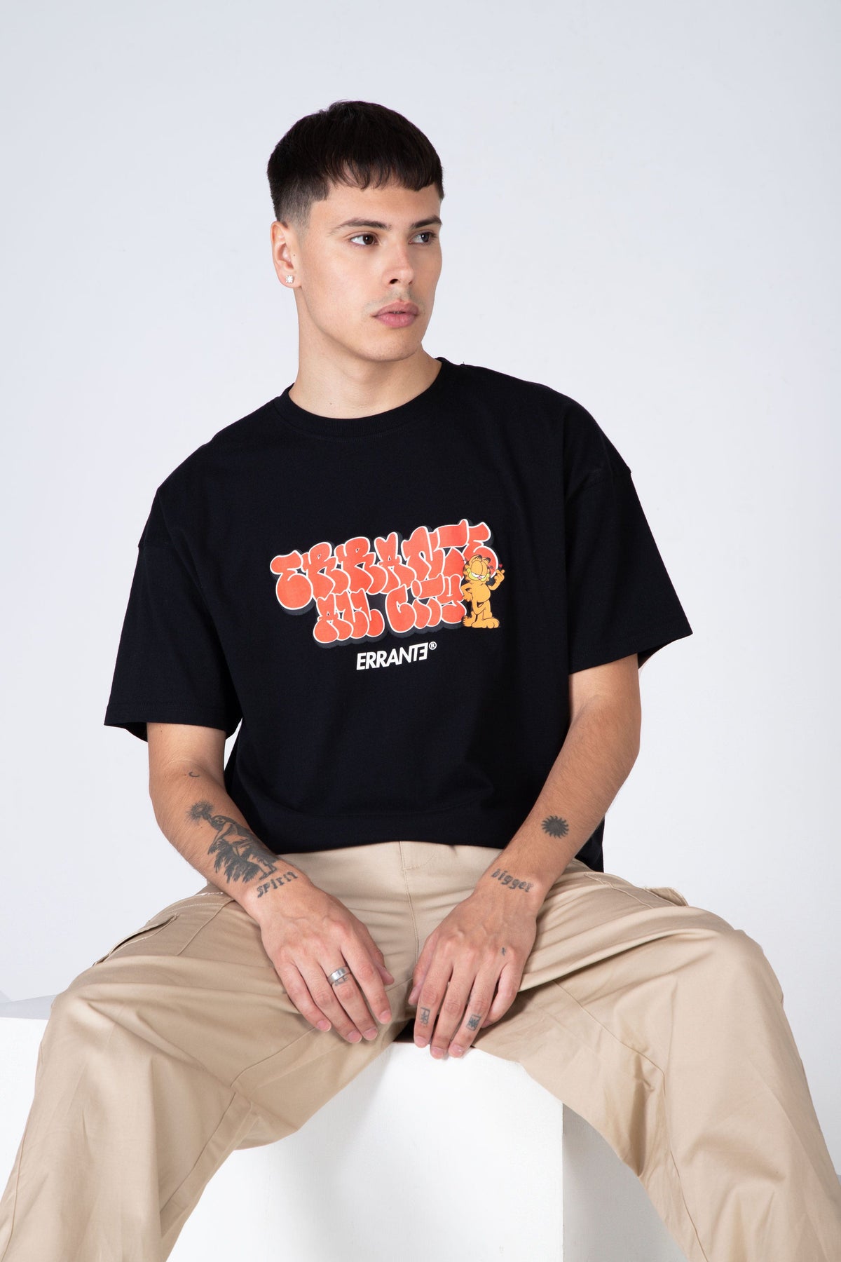 Polera M/C Garfield Too Good Negro ERRANTE