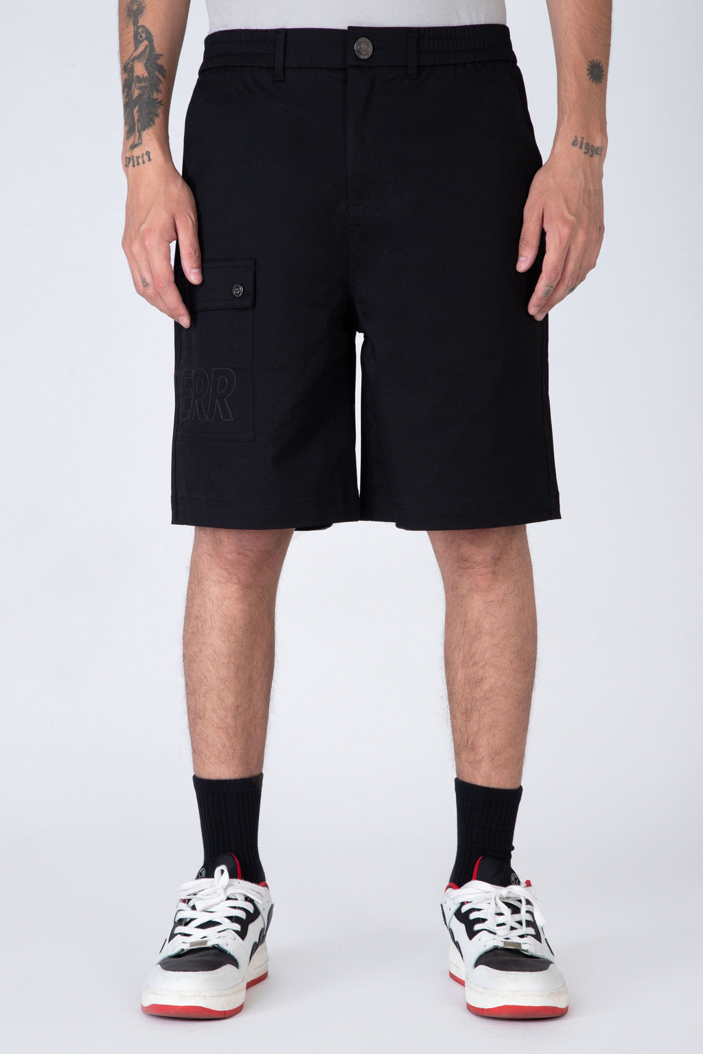 Short Concrete Negro ERRANTE