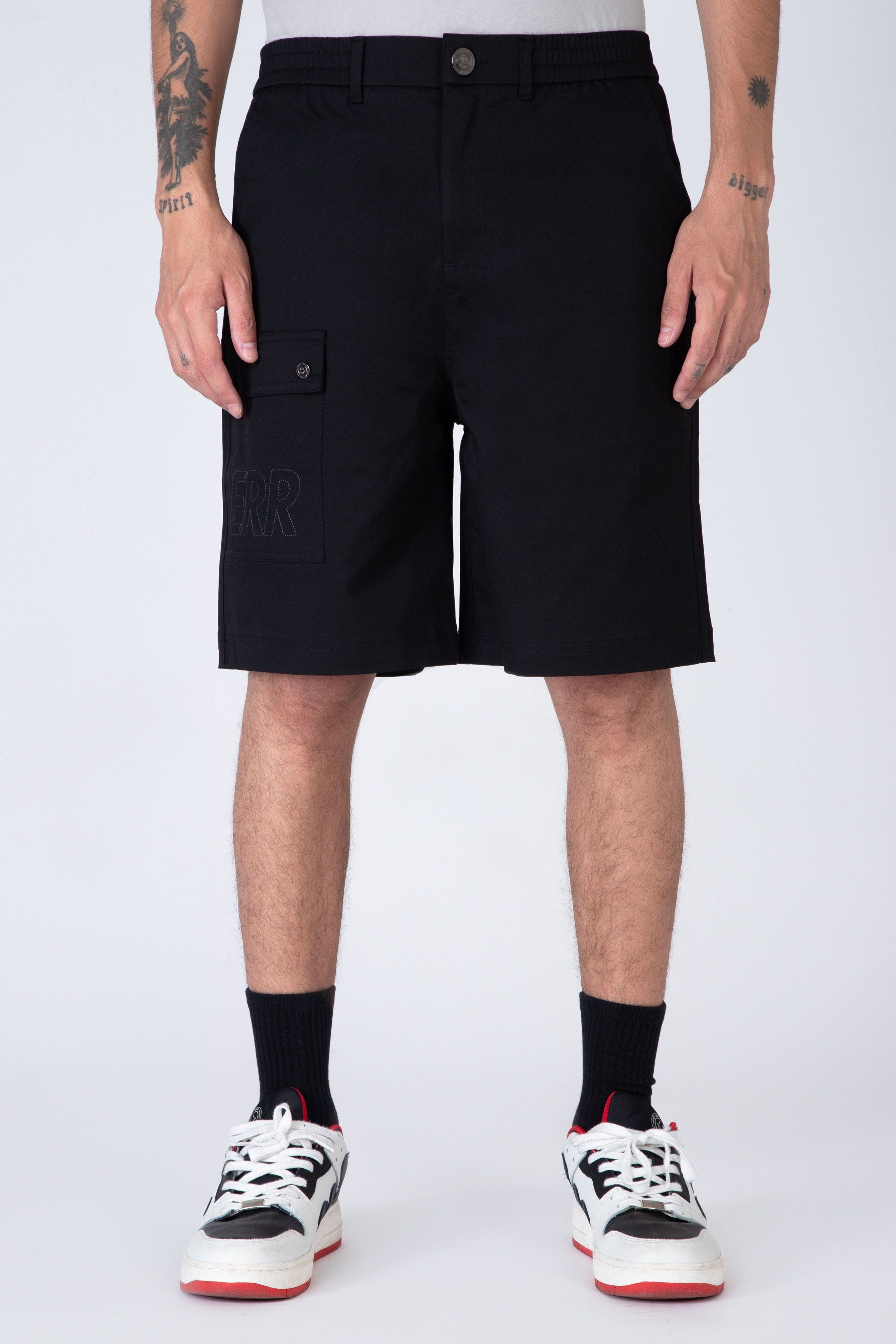 Short Concrete Negro ERRANTE