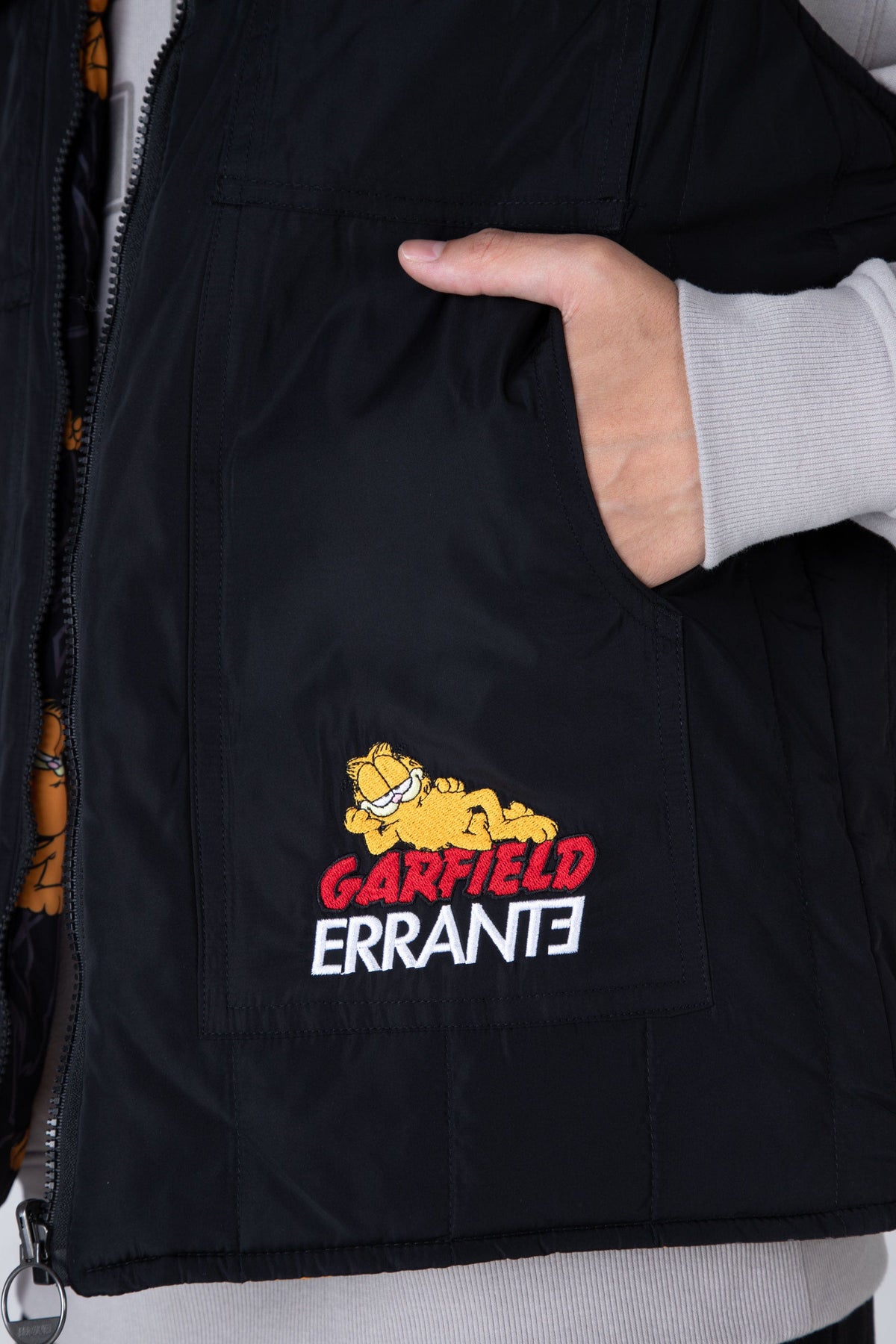 Chaqueta Vest Reversible Garfield Time Negro ERRANTE