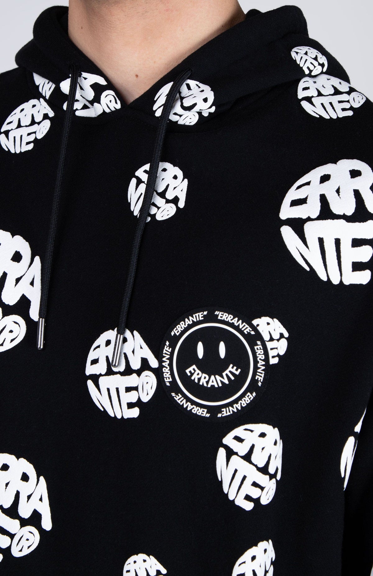 Poleron Hood Post Negro ERRANTE