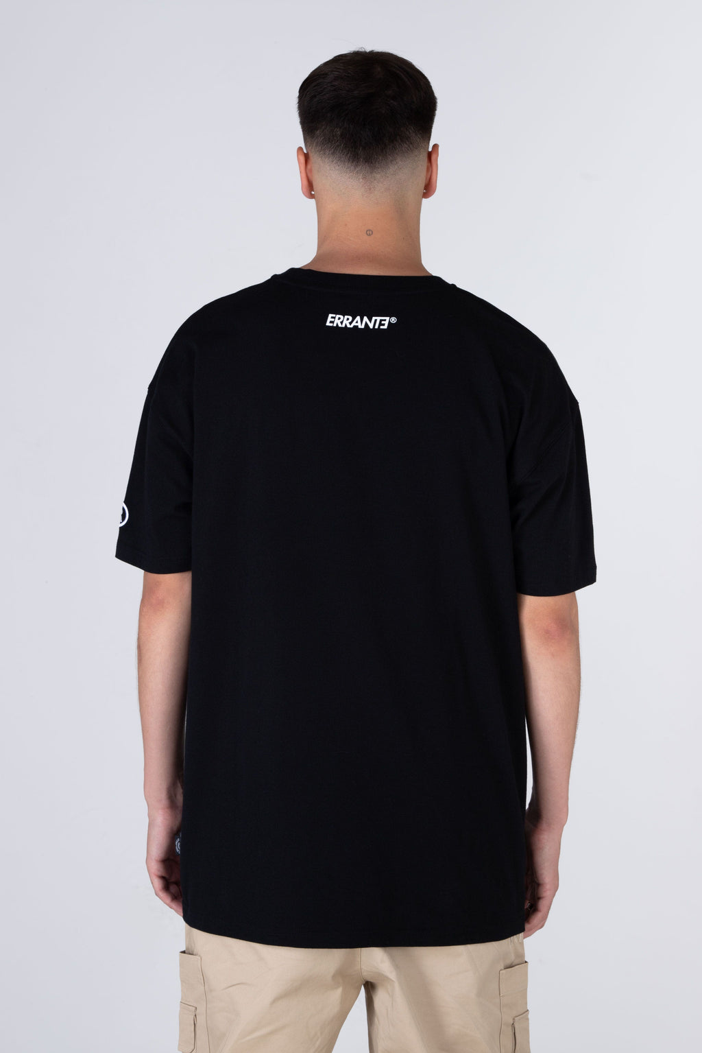 Polera Manga Corta Souvenir Negro ERRANTE