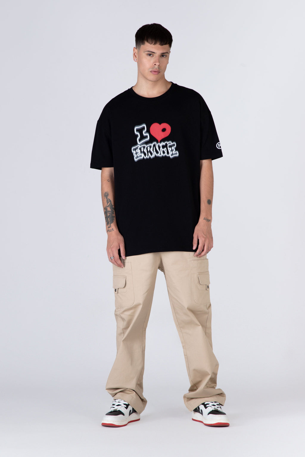 Polera Manga Corta Souvenir Negro ERRANTE