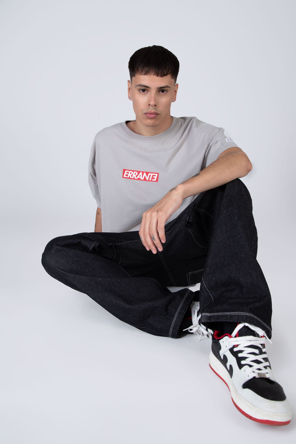 Polera Manga Corta Bare Minimun Gris ERRANTE