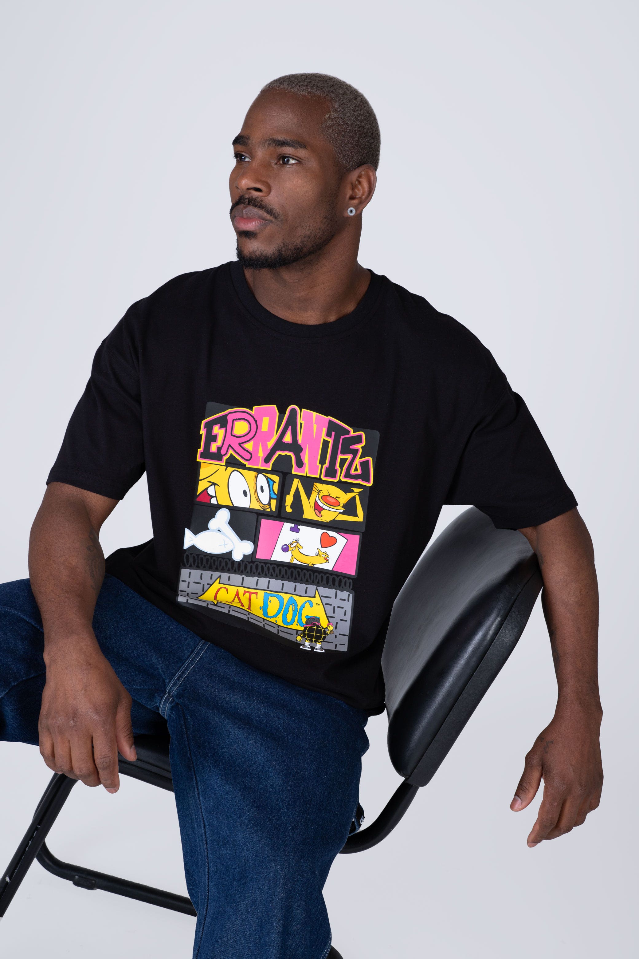 Polera Manga Corta Catdog Comic Negro ERRANTE
