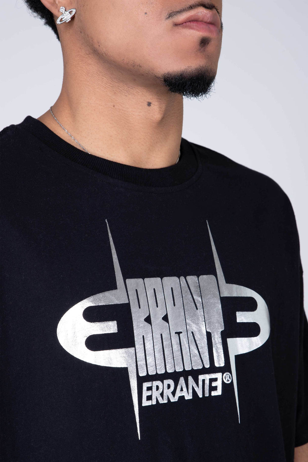 Polera Manga Corta Silvers Negro ERRANTE