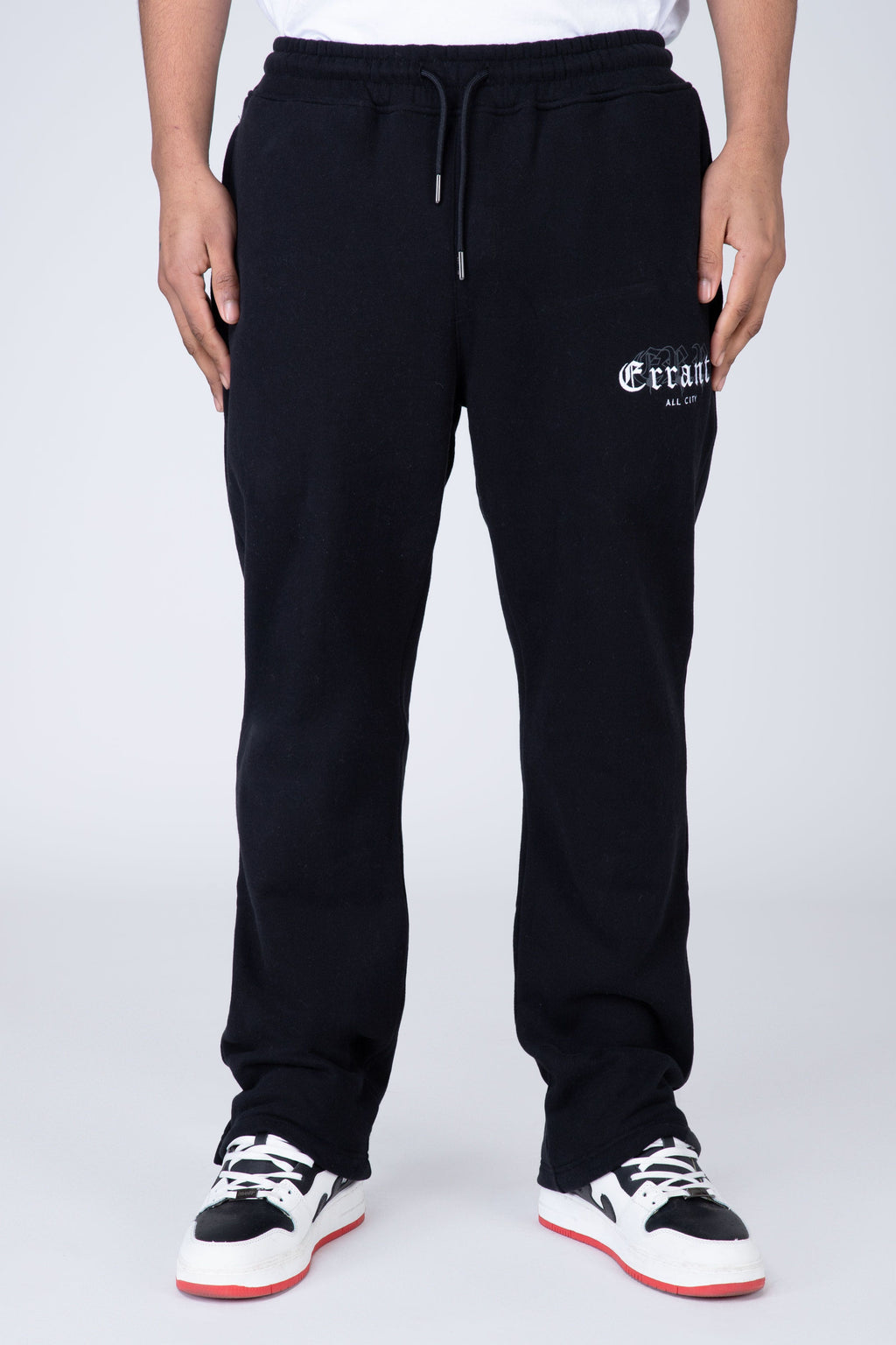 Jogger Regular Snaps Negro ERRANTE