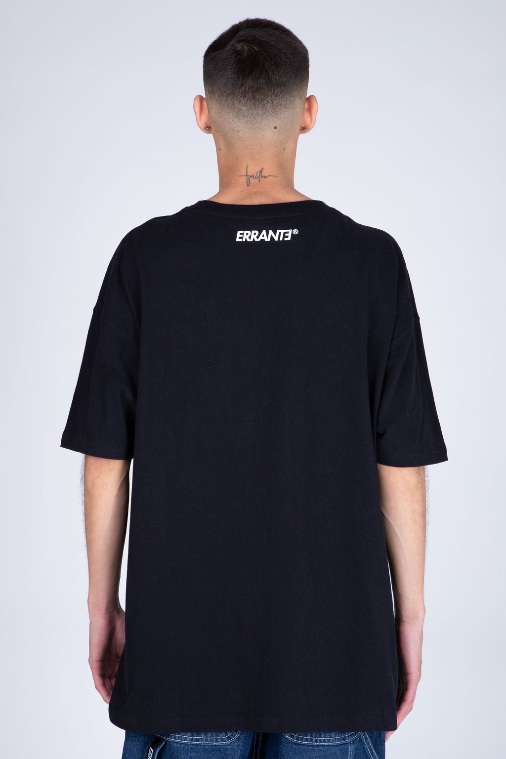 Polera Manga Corta Snaps Negro ERRANTE