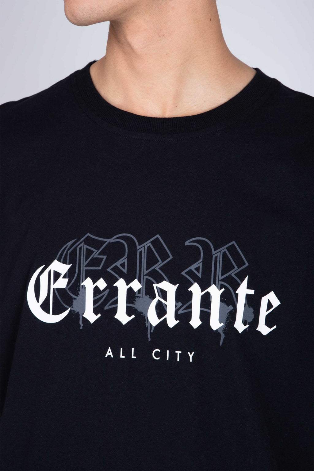 Polera Manga Corta Snaps Negro ERRANTE