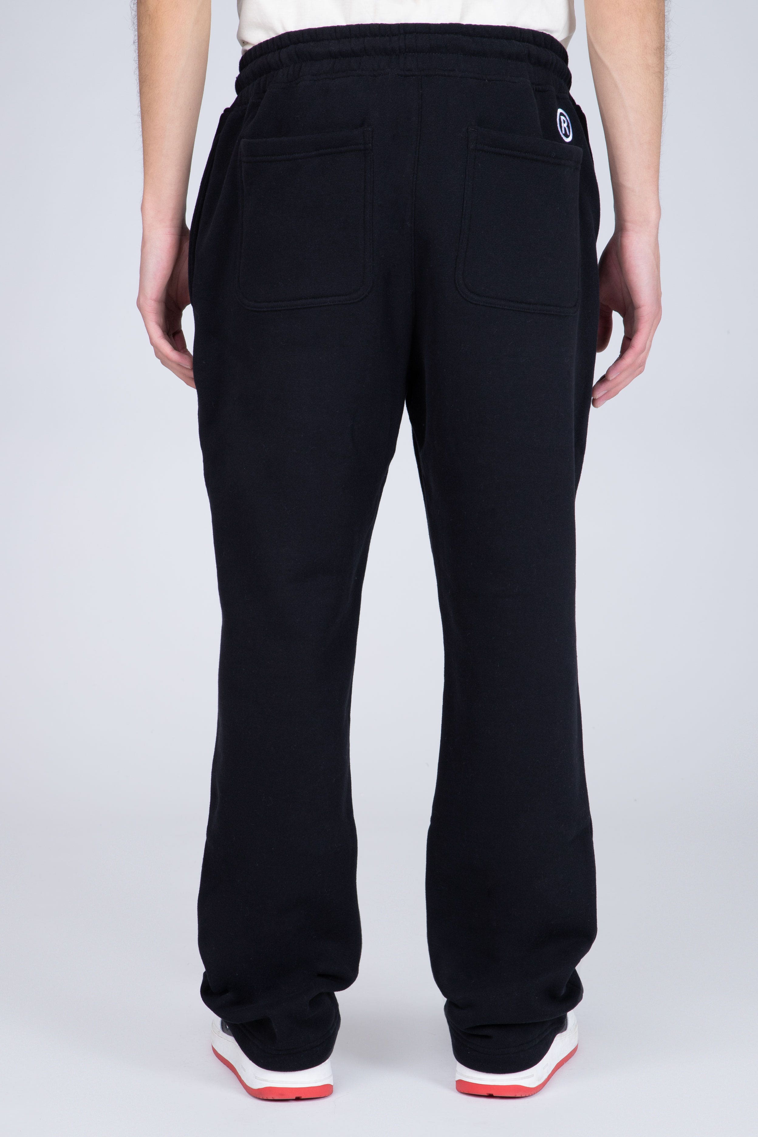 Jogger Regular Box Negro ERRANTE