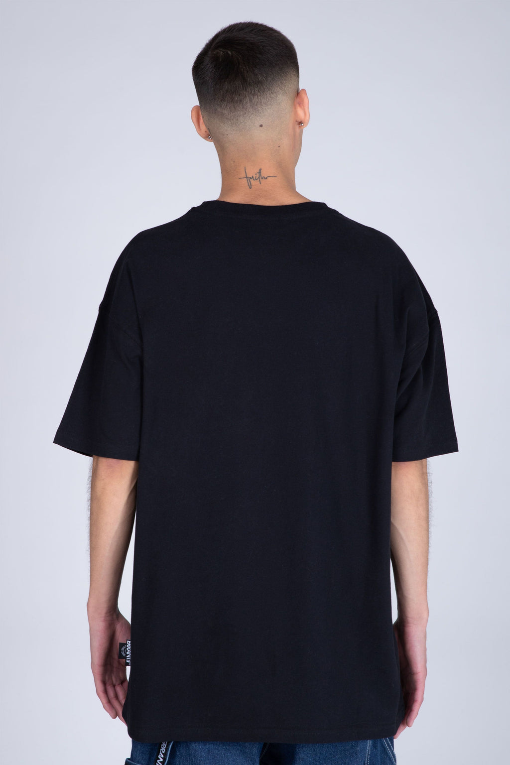Polera Manga Corta Box Negro ERRANTE