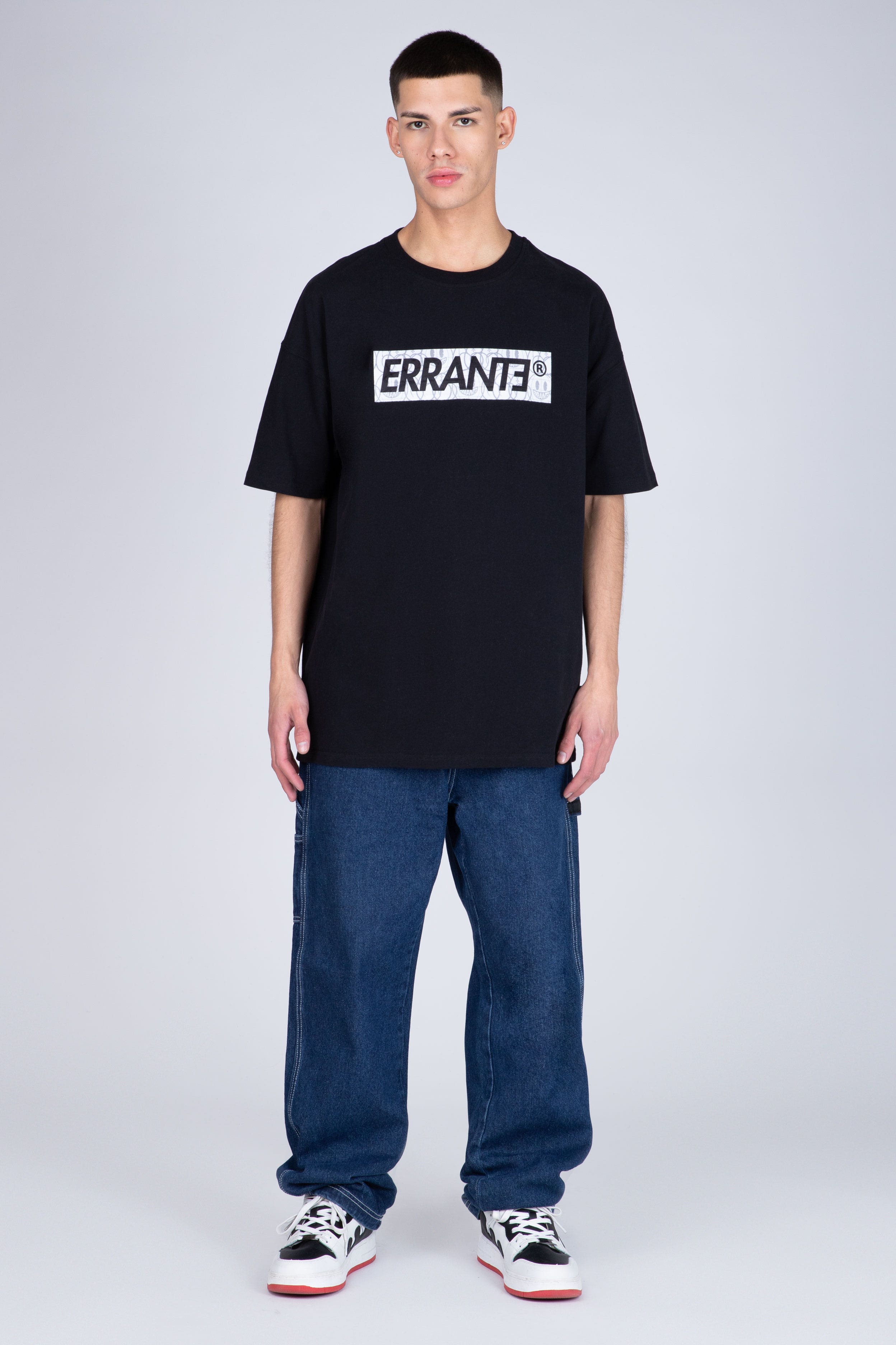 Polera Manga Corta Box Negro ERRANTE