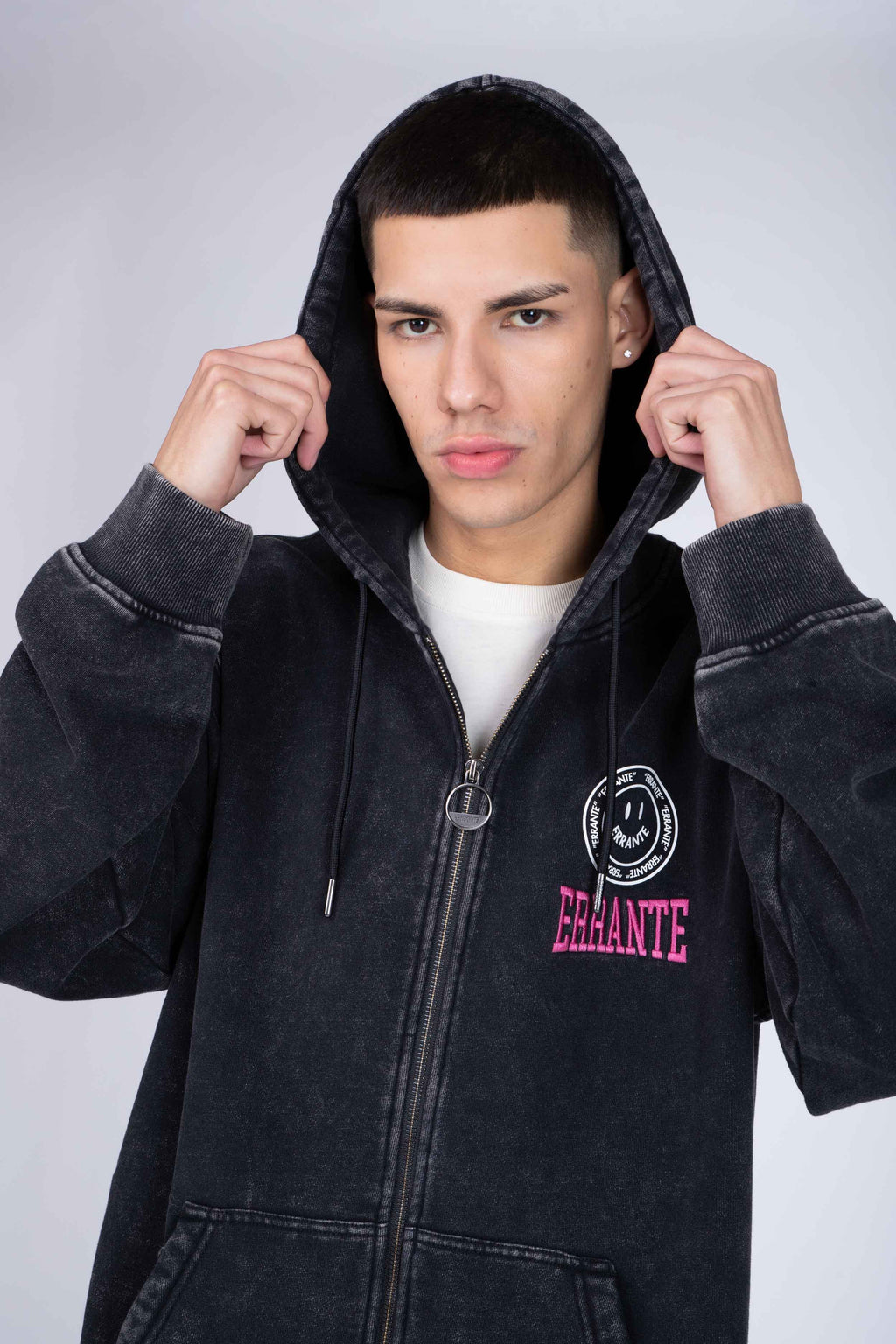 Poleron Zip Out Of Stock Gris Oscuro ERRANTE
