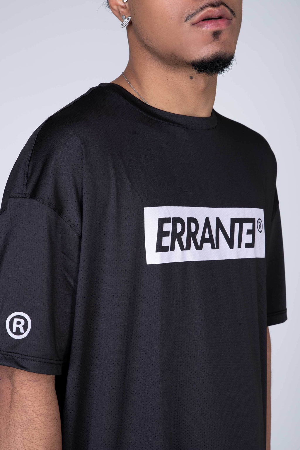 Polera Manga Corta Box Mesh Negro ERRANTE