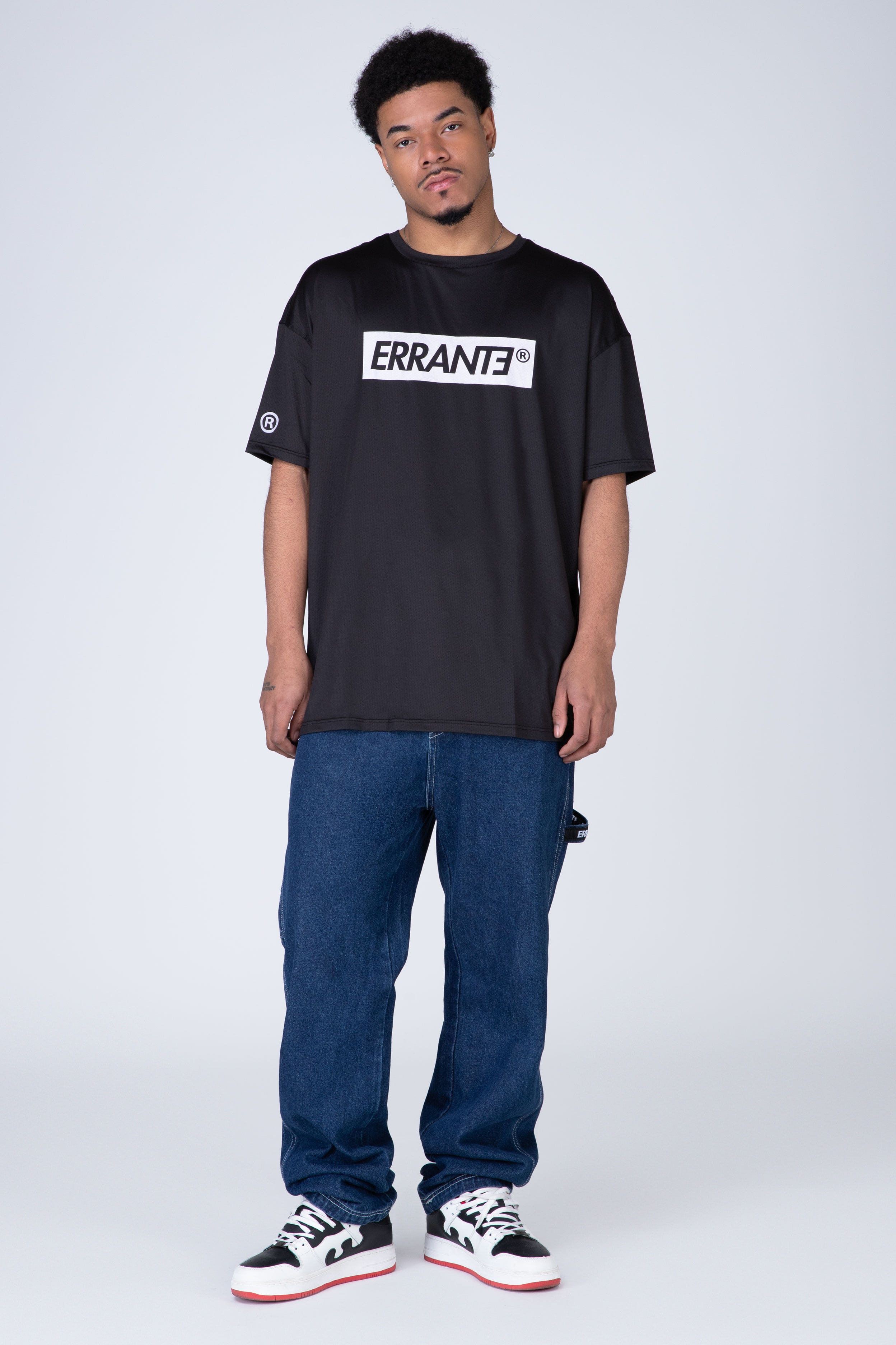 Polera Manga Corta Box Mesh Negro ERRANTE