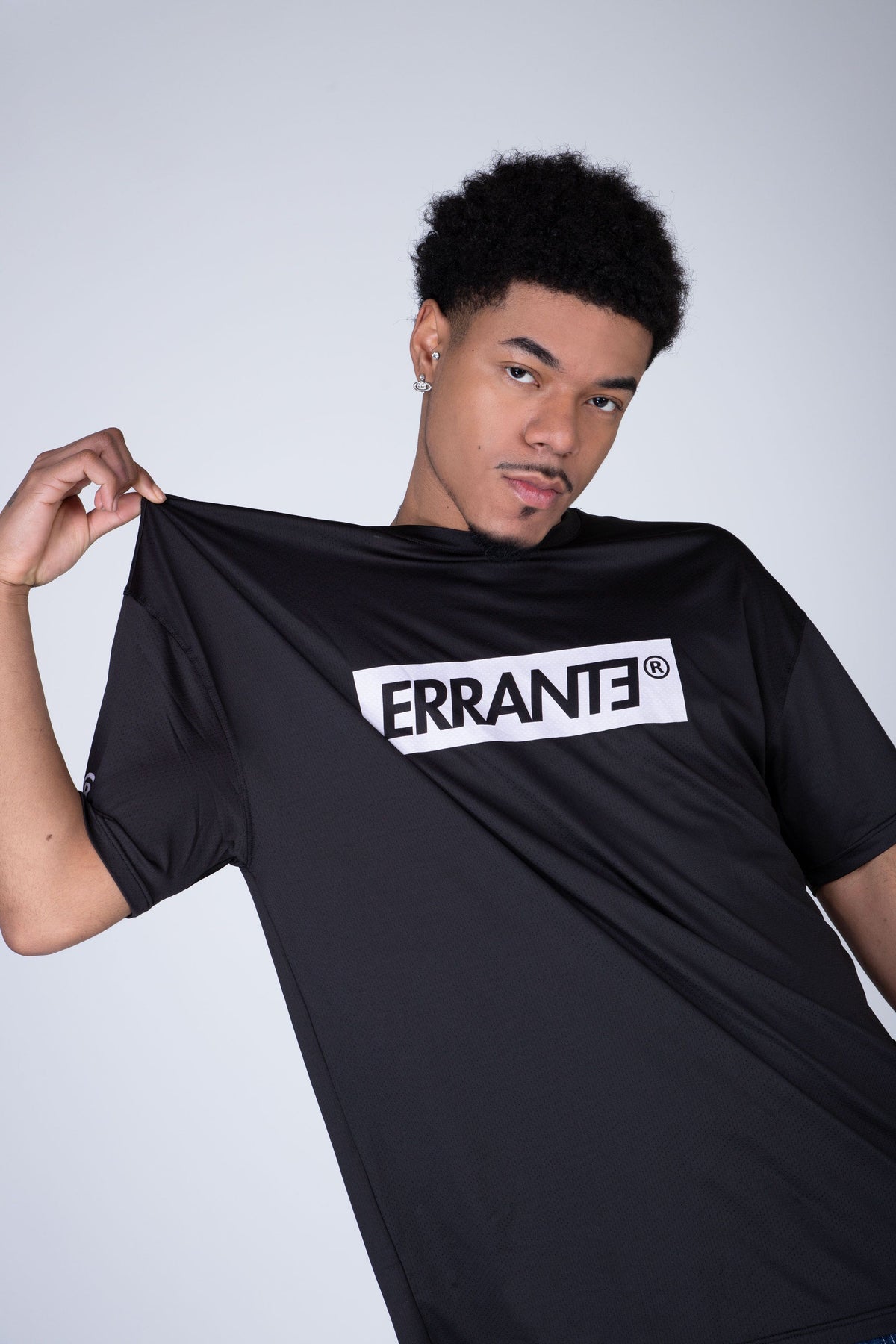 Polera Manga Corta Box Mesh Negro ERRANTE