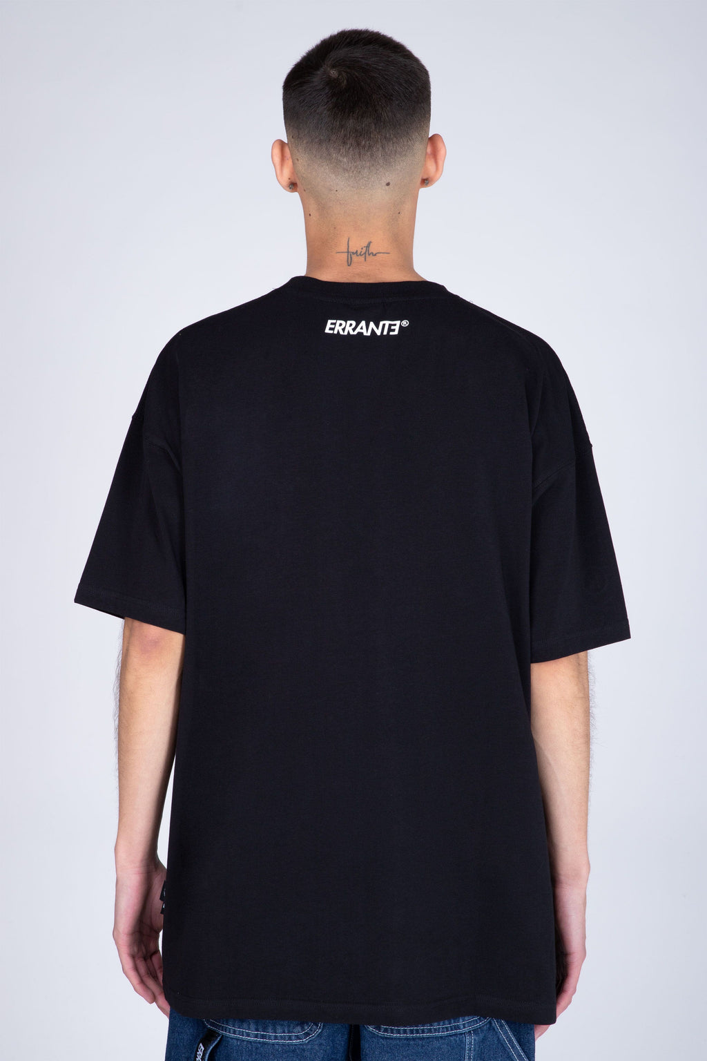 Polera Manga Corta Pixel Negro ERRANTE
