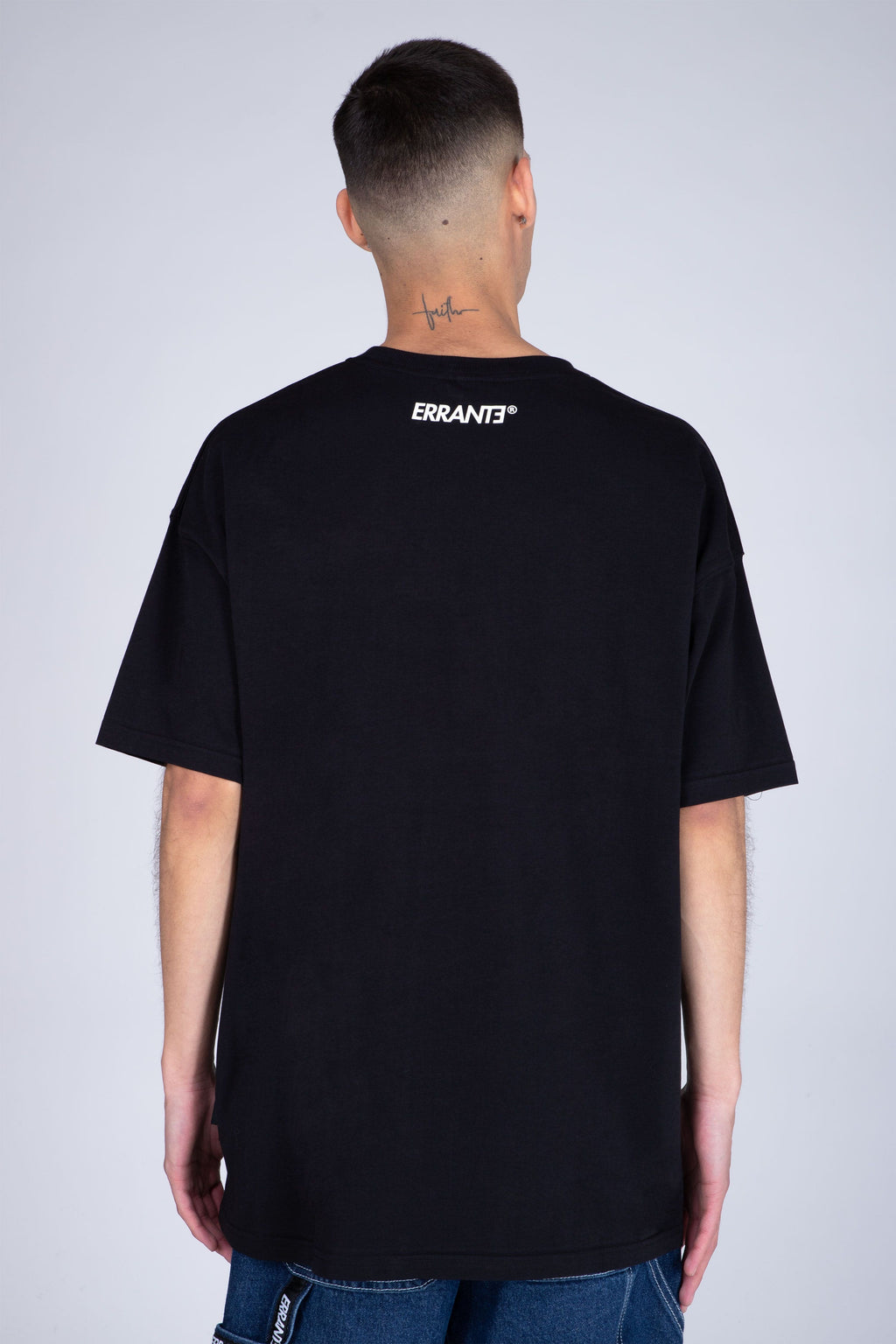 Polera Manga Corta Restless Negro ERRANTE