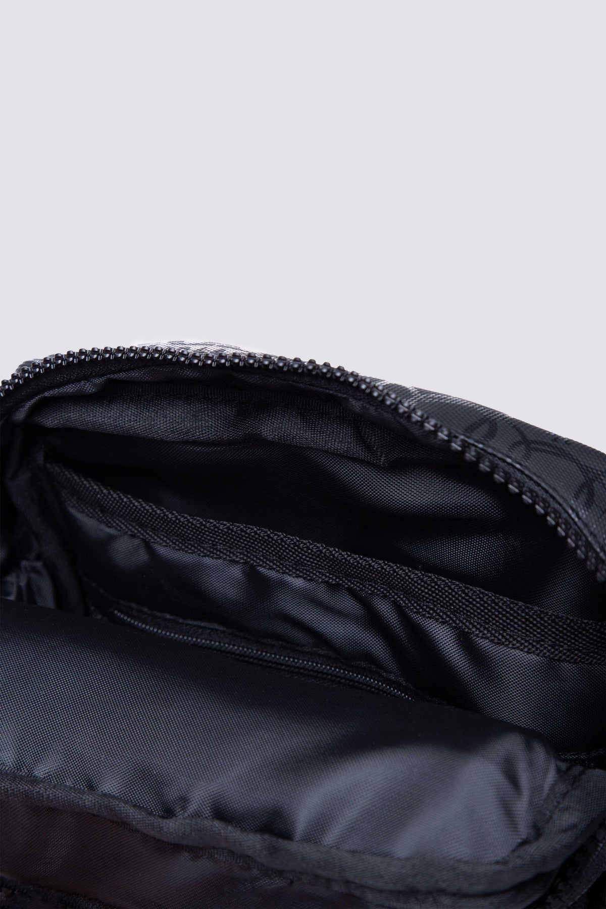 Bolso Shoulder Bag Blackbox Negro ERRANTE